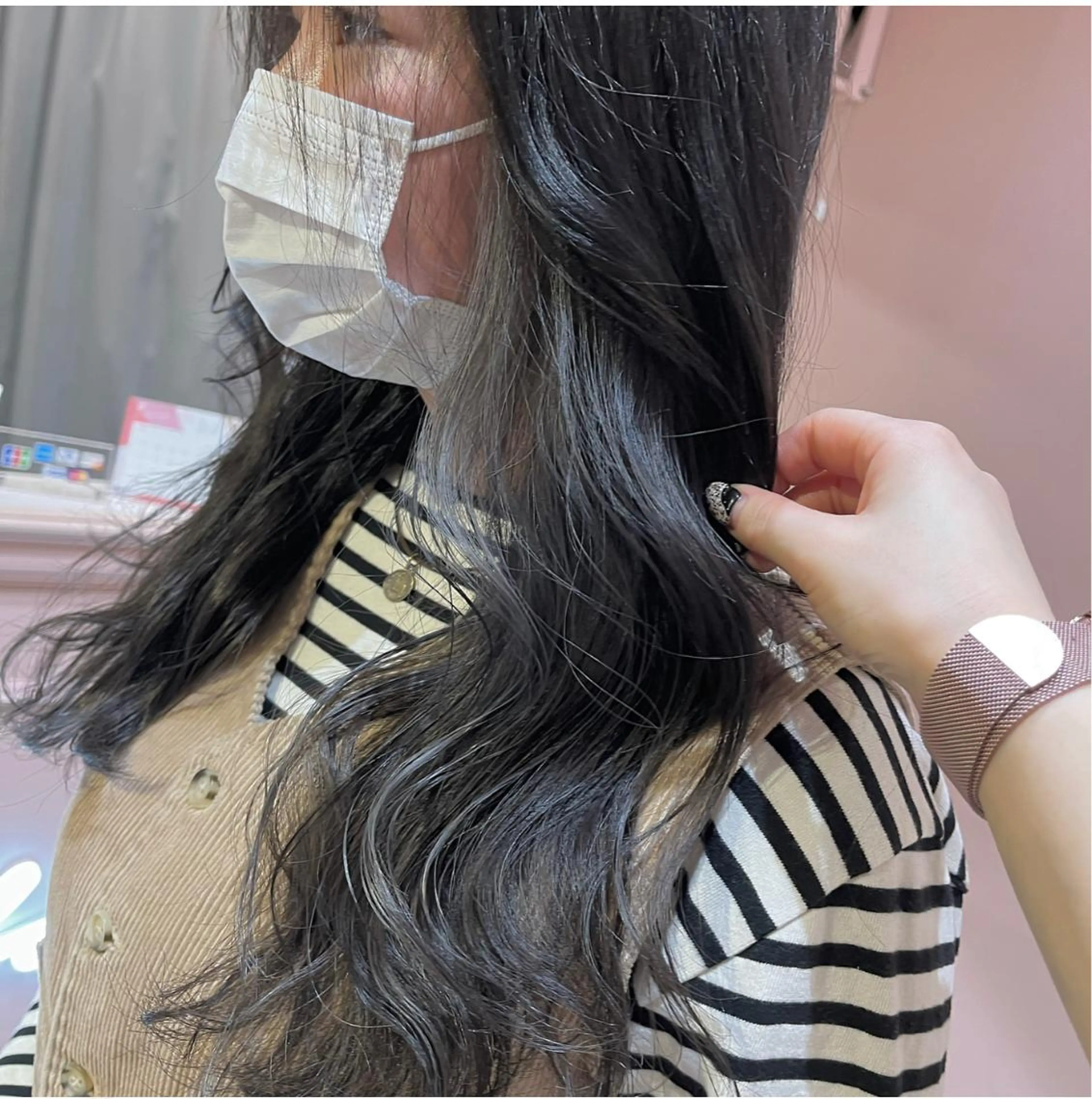 セミロング カラー 黒髪 ブルーカラー ブルーブラック ハイライトカラー ハイライト RIYA❤︎ Aujuaソムリエのヘアスタイル