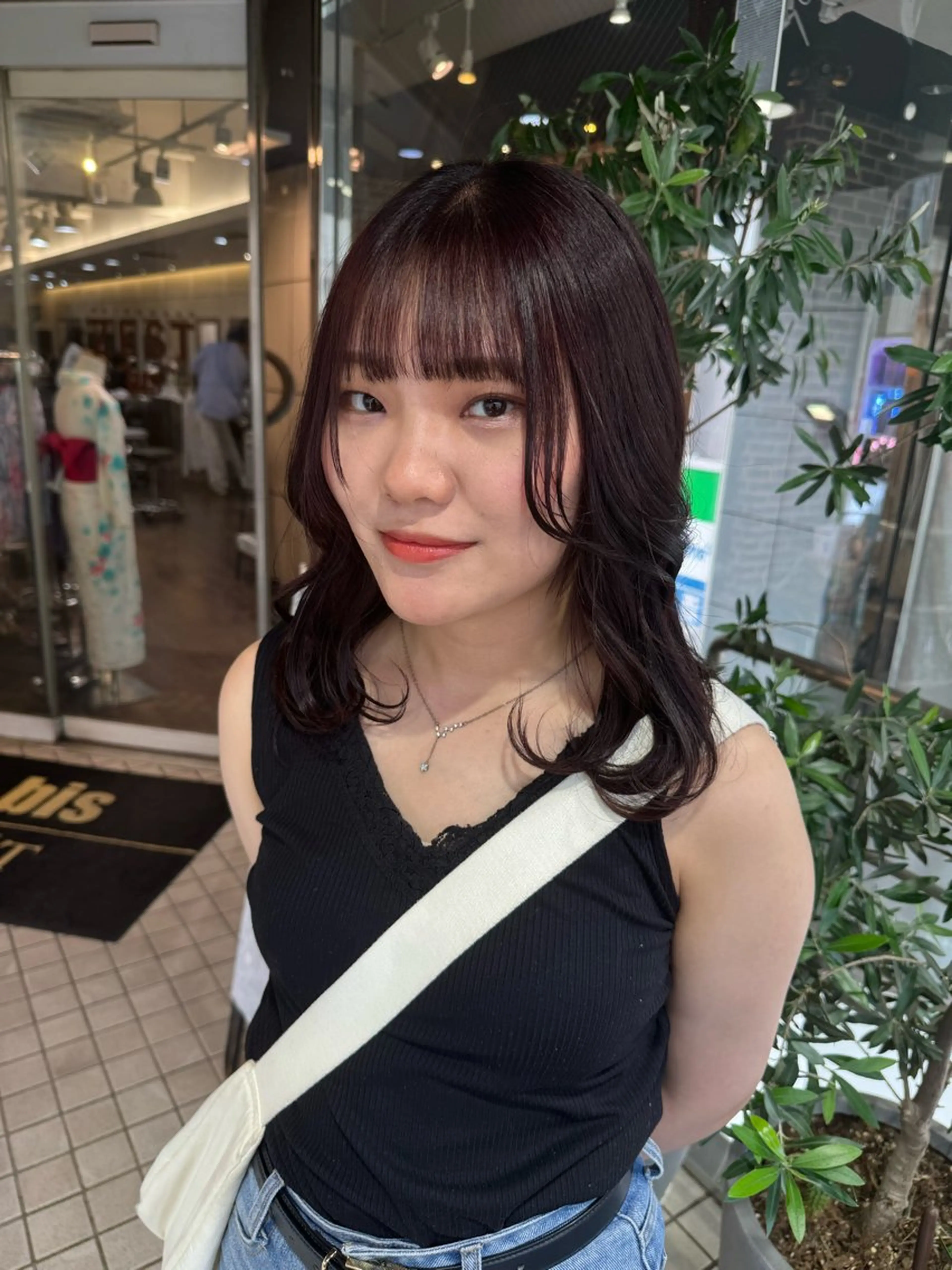 セミロング カラー カシス レッドカラー 顔周りカット レイヤーカット designcolo r/似合わせNOKAのヘアスタイル