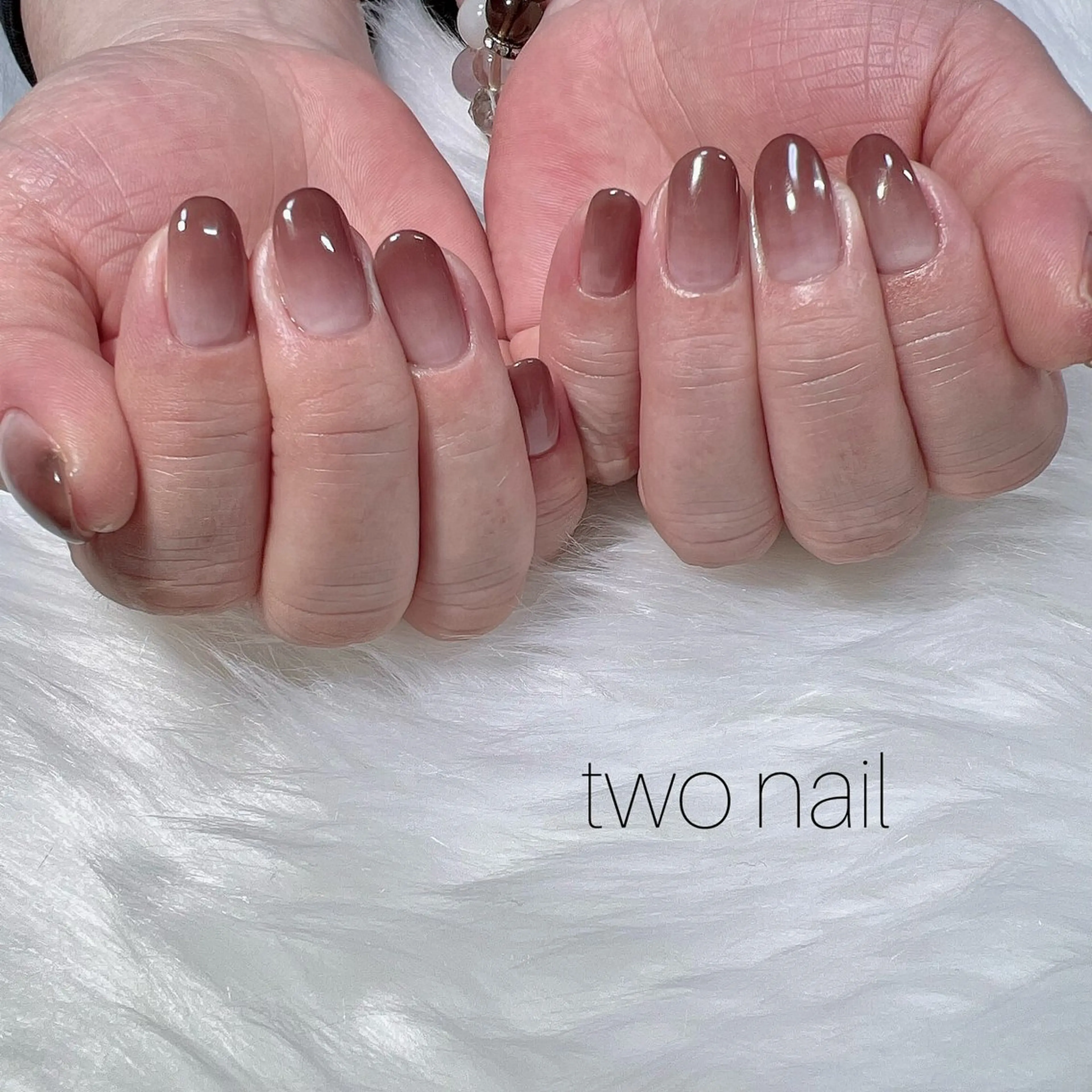 ネイル ブラウン ネイルチップ ホワイト ハンドネイル two nailのネイルデザイン
