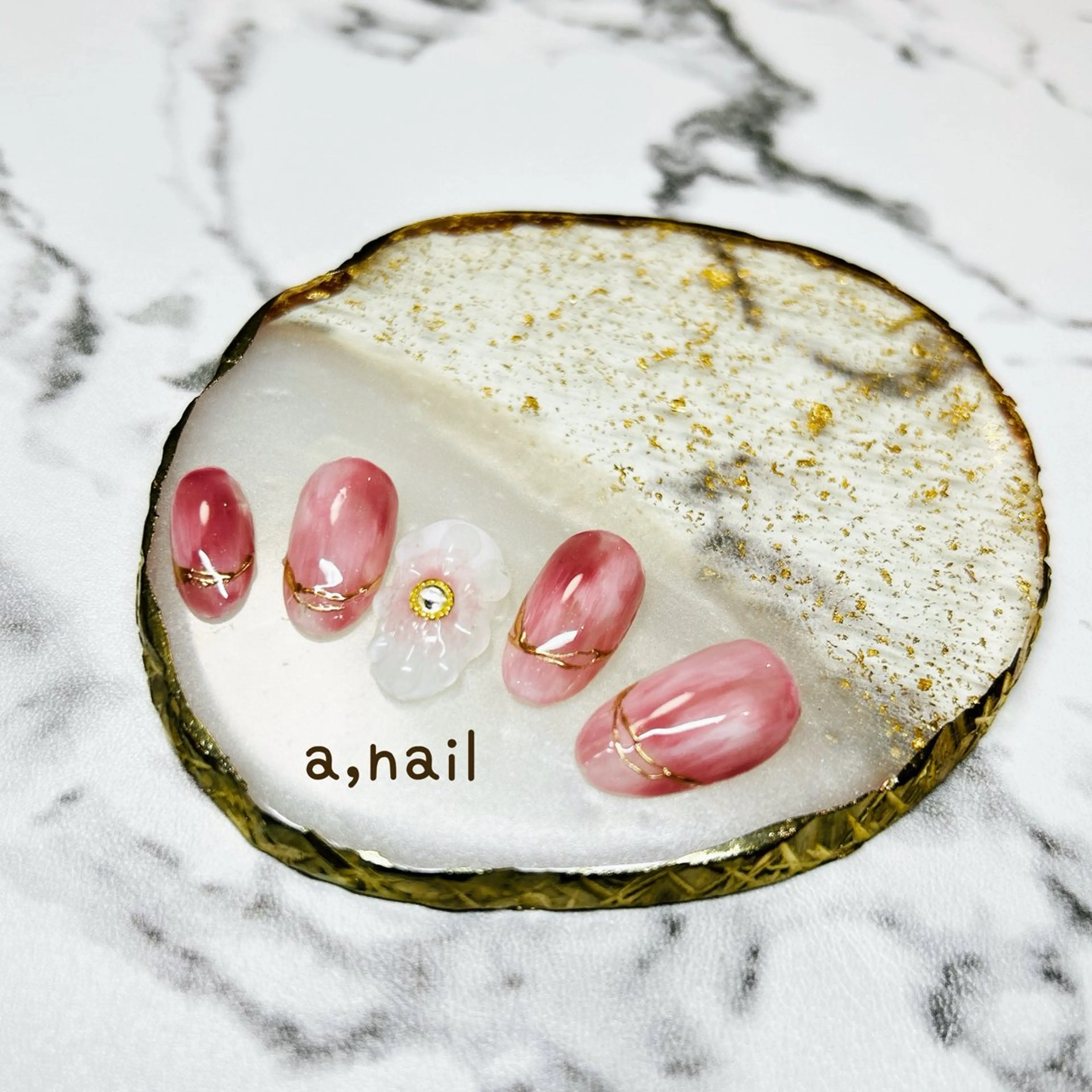 ネイル フラワーネイル キラキラネイル ミラーネイル ニュアンスネイル ぷっくりネイル ハンドネイル ネイルサロン エーネイルのネイルデザイン