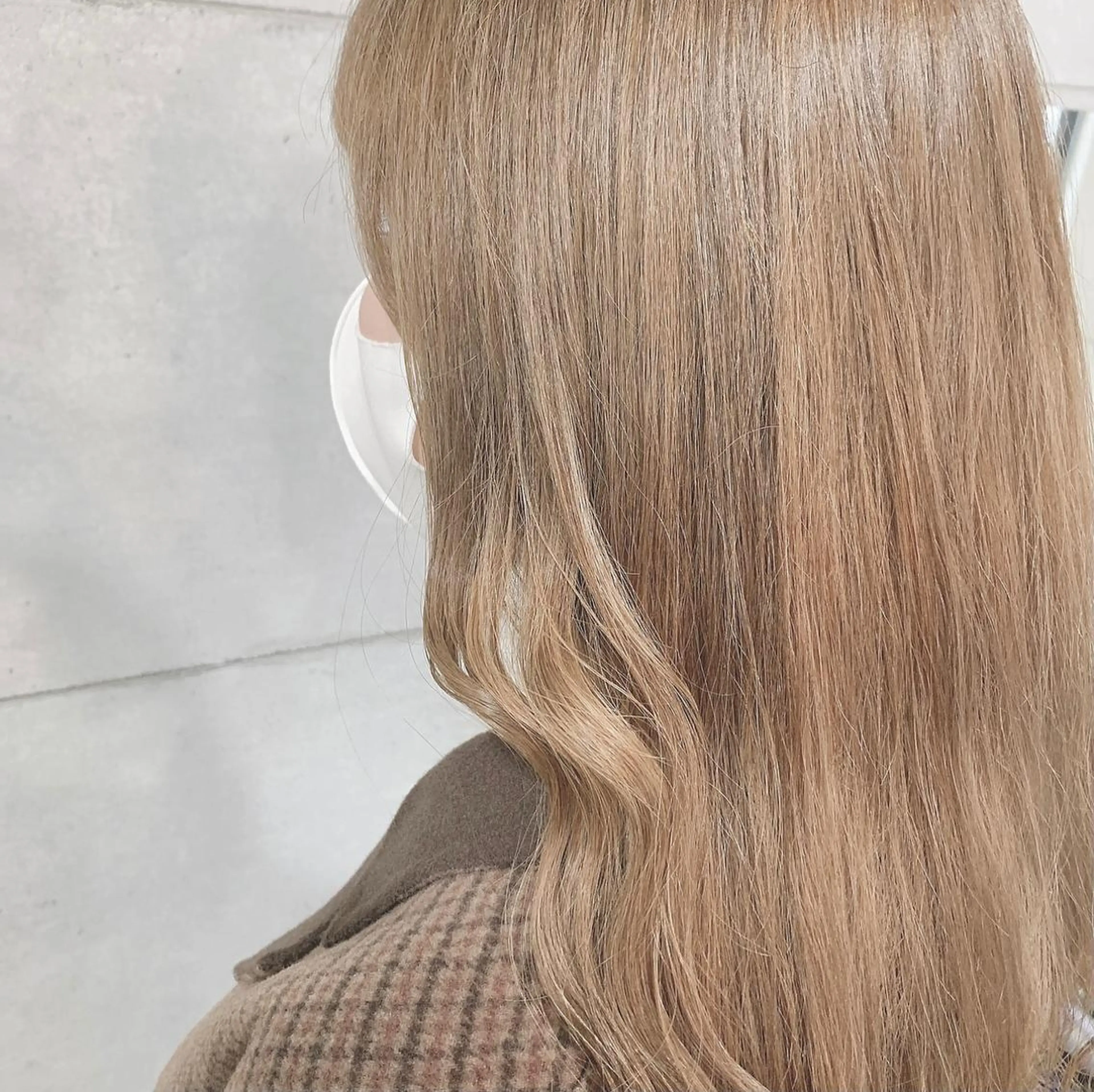 セミロング カラー アディクシーカラー アッシュ バレイヤージュ ミストバング ベージュカラー 髪質改善色素改善特化 keiのヘアスタイル