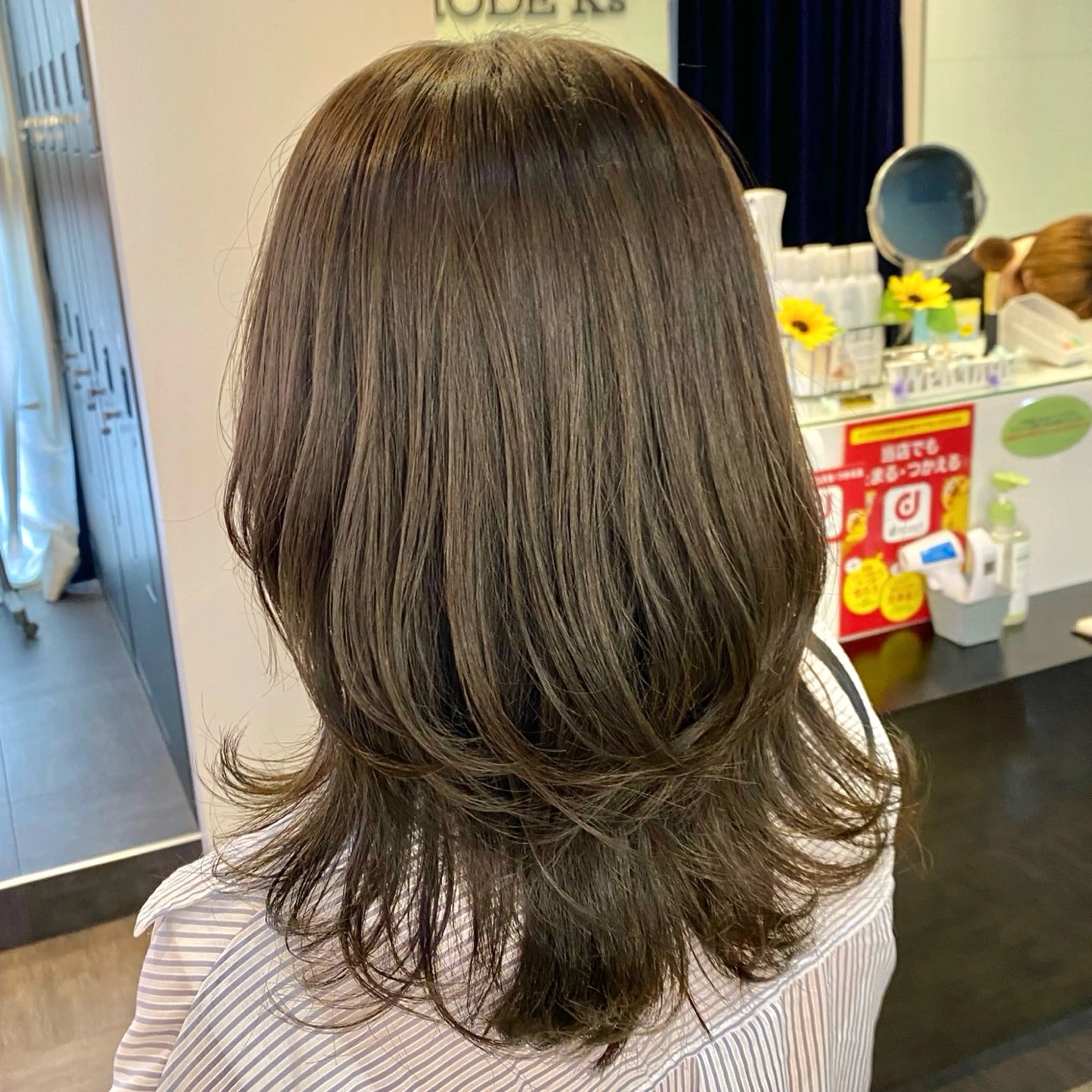 ロング カラー ベージュカラー オリーブベージュ レイヤーカット カット ヘアカラー トリートメント 🤍愛されヘア⌇ 𝐑 𝐈 𝐎🤍のヘアスタイル