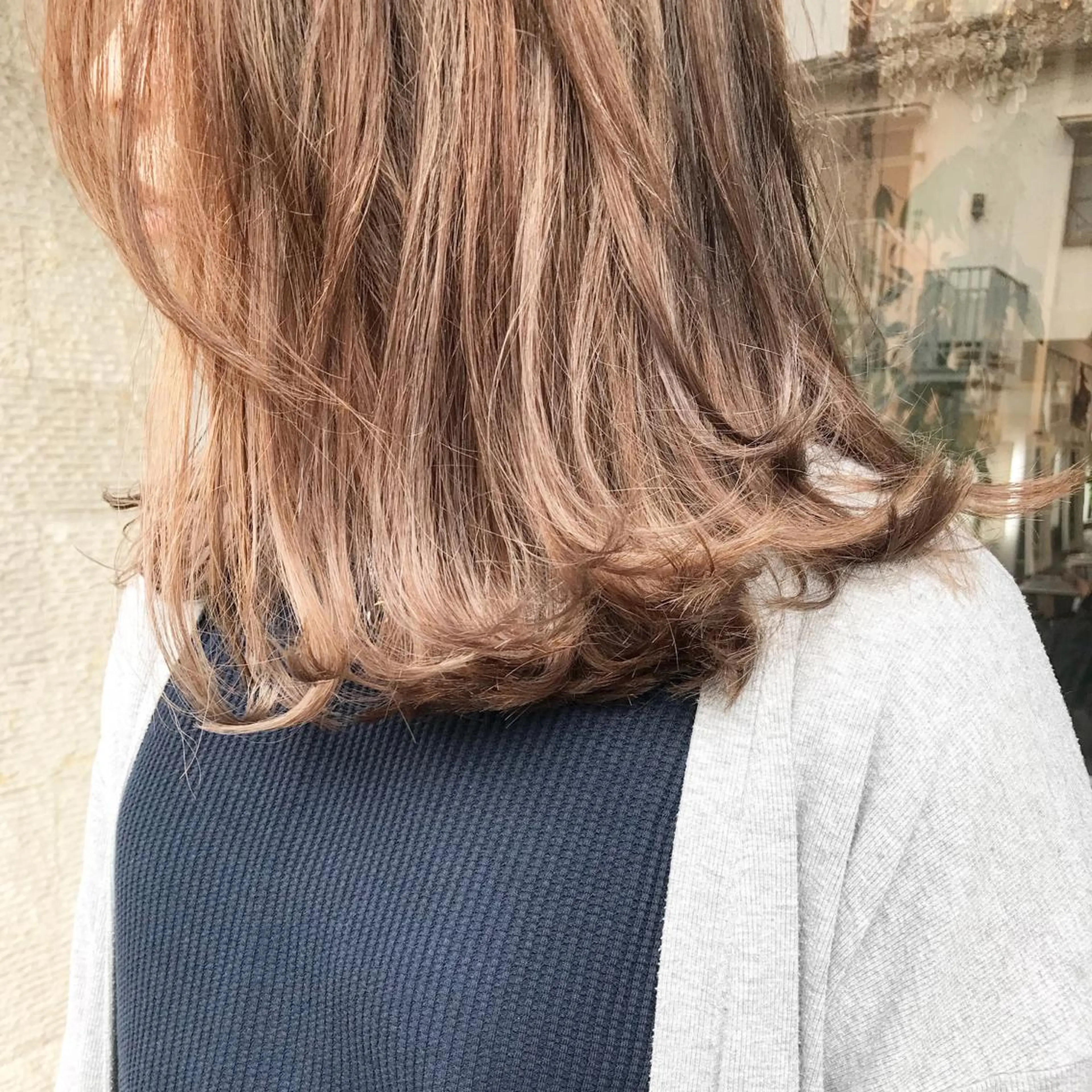 ミディアム カラー バレイヤージュ ブリーチ グラデーションカラー ハイライトカラー ハイトーンカラー Mariana/ 鶴原-ハイライトのヘアスタイル