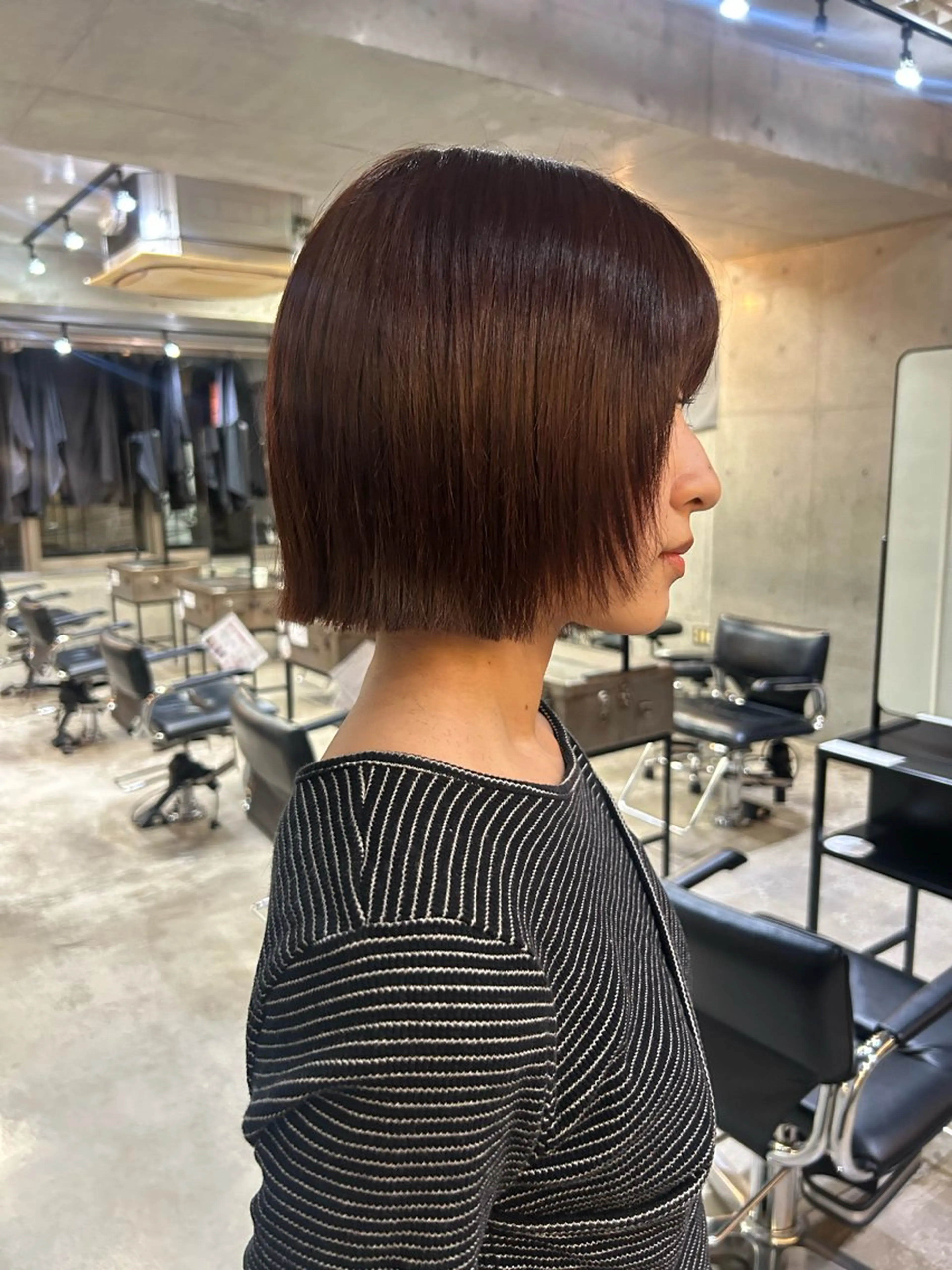 ショート ボブレイヤー ボブ レイヤーカット ルーツカラー/レイヤ ーカット/EMIRIのヘアスタイル