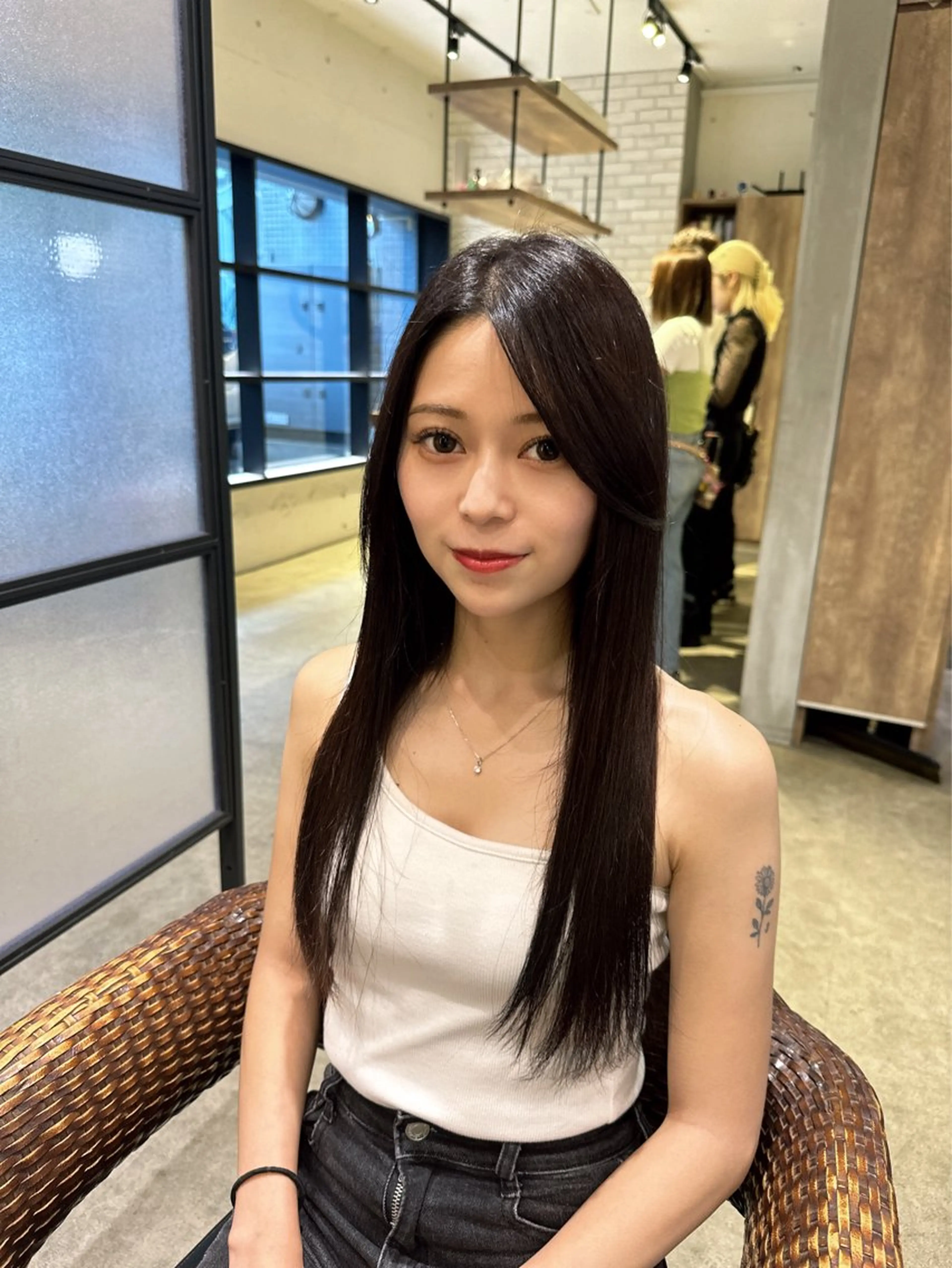 セミロング カラー パーマ ヘアアレンジ メンズ キッズ メンズブリーチ メンズ韓国風 メンズウルフカット ベージュカラー 黒髪 🌈髪質改善TR 艶カラーユウダイ🌈のヘアスタイル