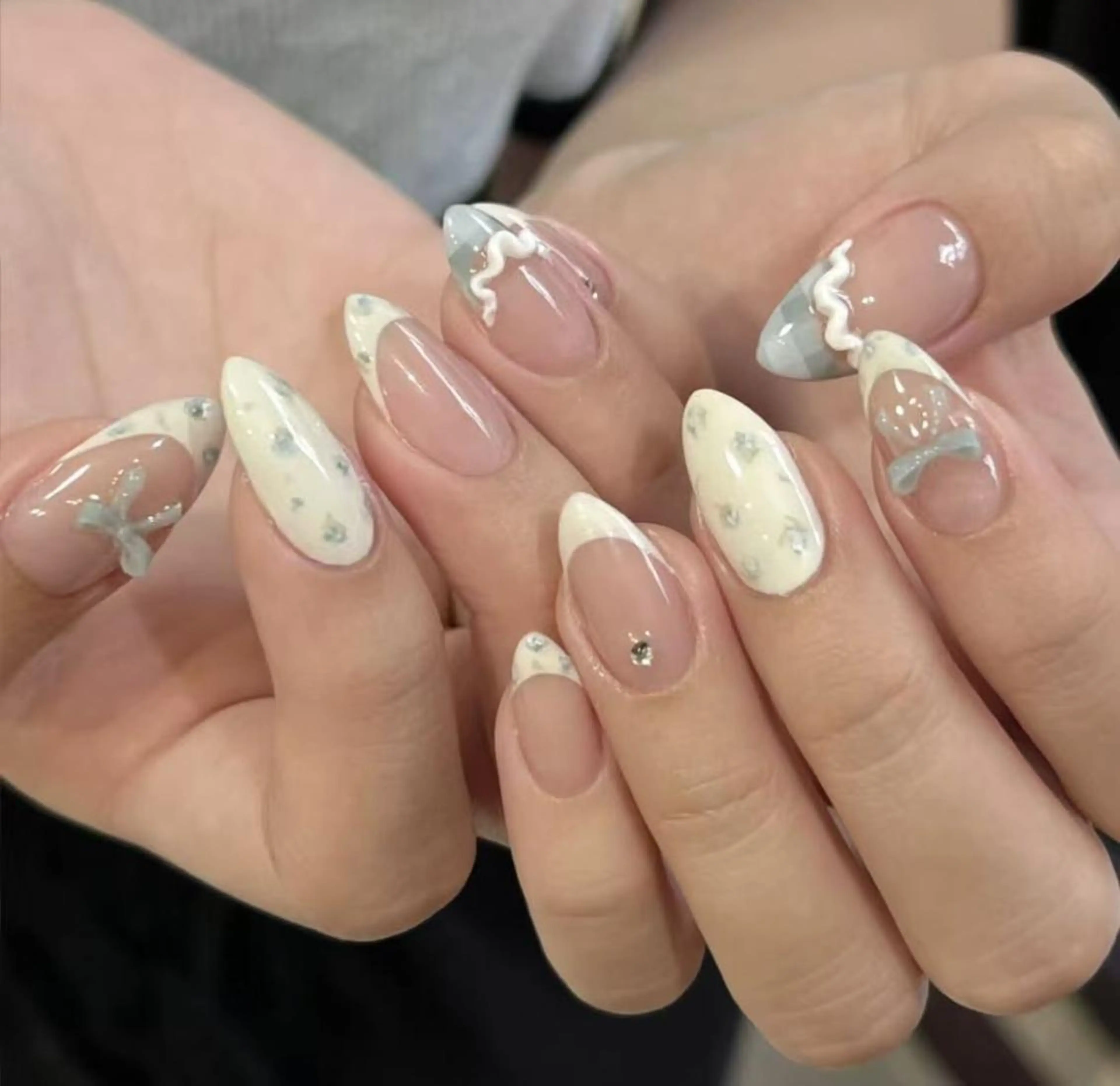ネイル ハンドネイル 🎀 Ayaka_nailのネイルデザイン