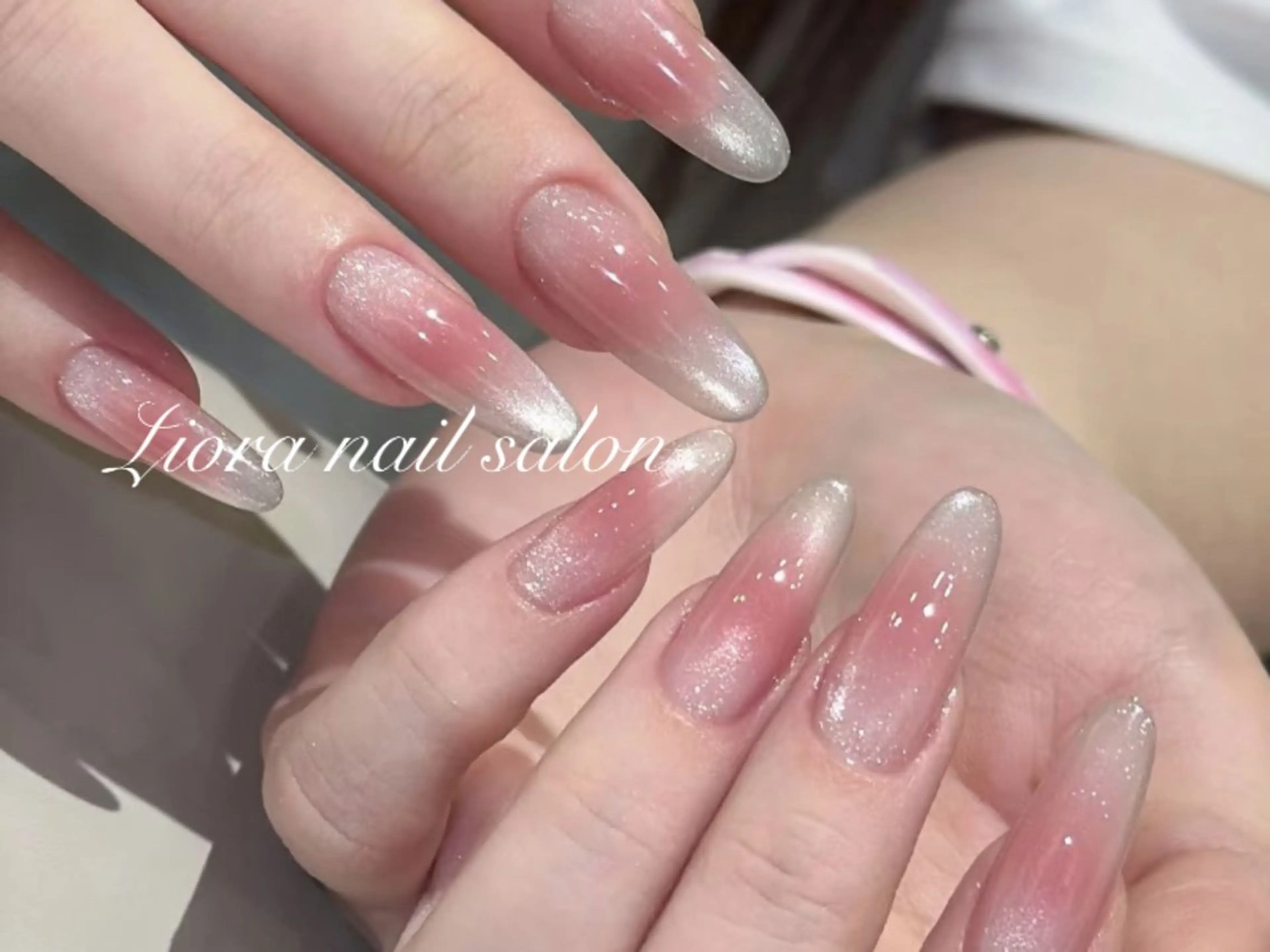 ネイル フレンチネイル ジェルネイル ガーリー グラデーション キラキラネイル ハンドネイル Liora ネイルサロン所属・Liora nail salonのネイルデザイン