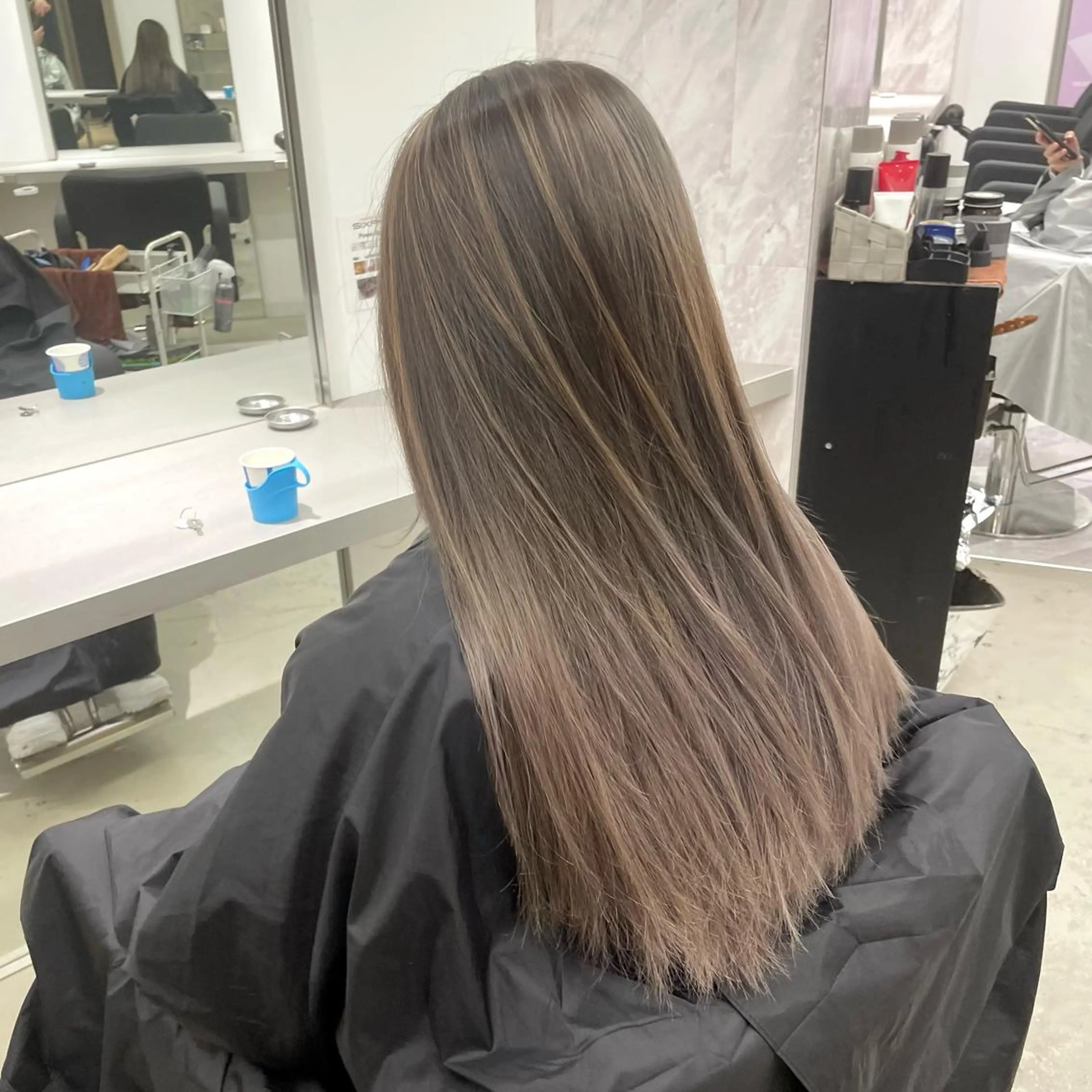 ロング カラー ヘアアレンジ バレイヤージュ レイヤーカット カット ヘアカラー トリートメント 🎗秋山勇 /三宮指名No.1のヘアスタイル