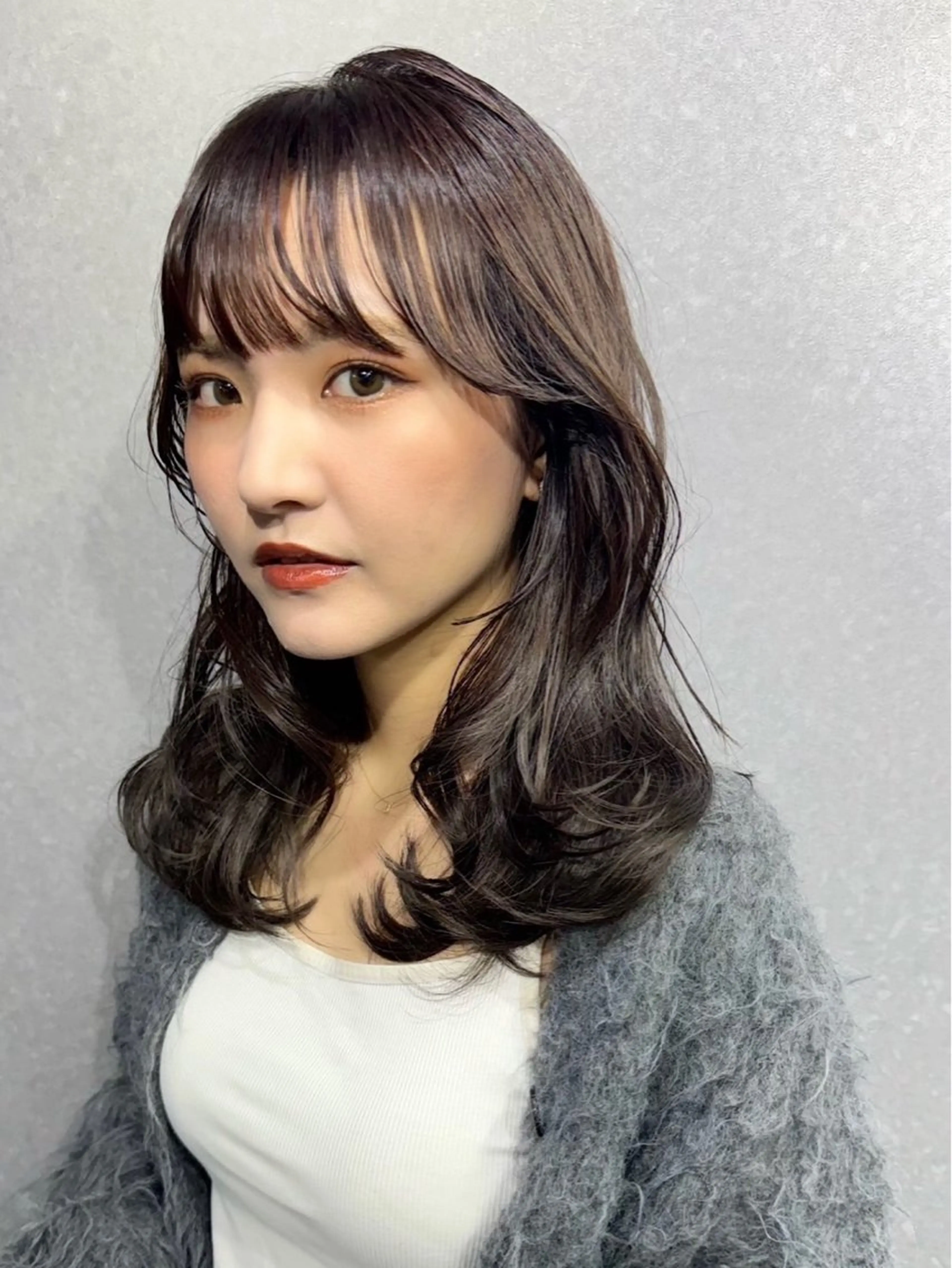 セミロング カラー est-r. Shionのヘアスタイル