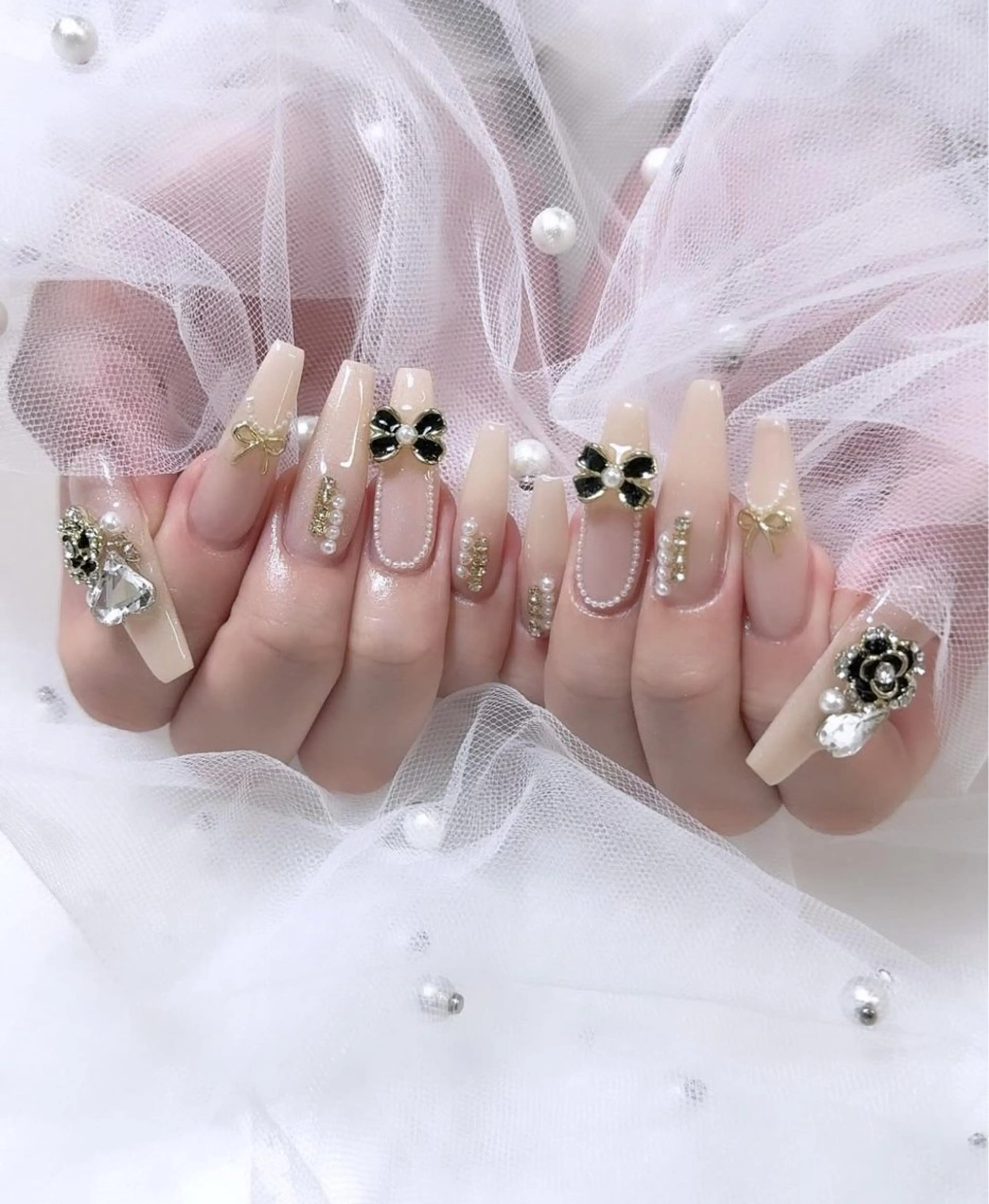 ネイル アニマル柄 オーロラネイル チークネイル フラッシュネイル ジェルネイル ハンドネイル Lina所属・Lina Nail Salonのネイルデザイン