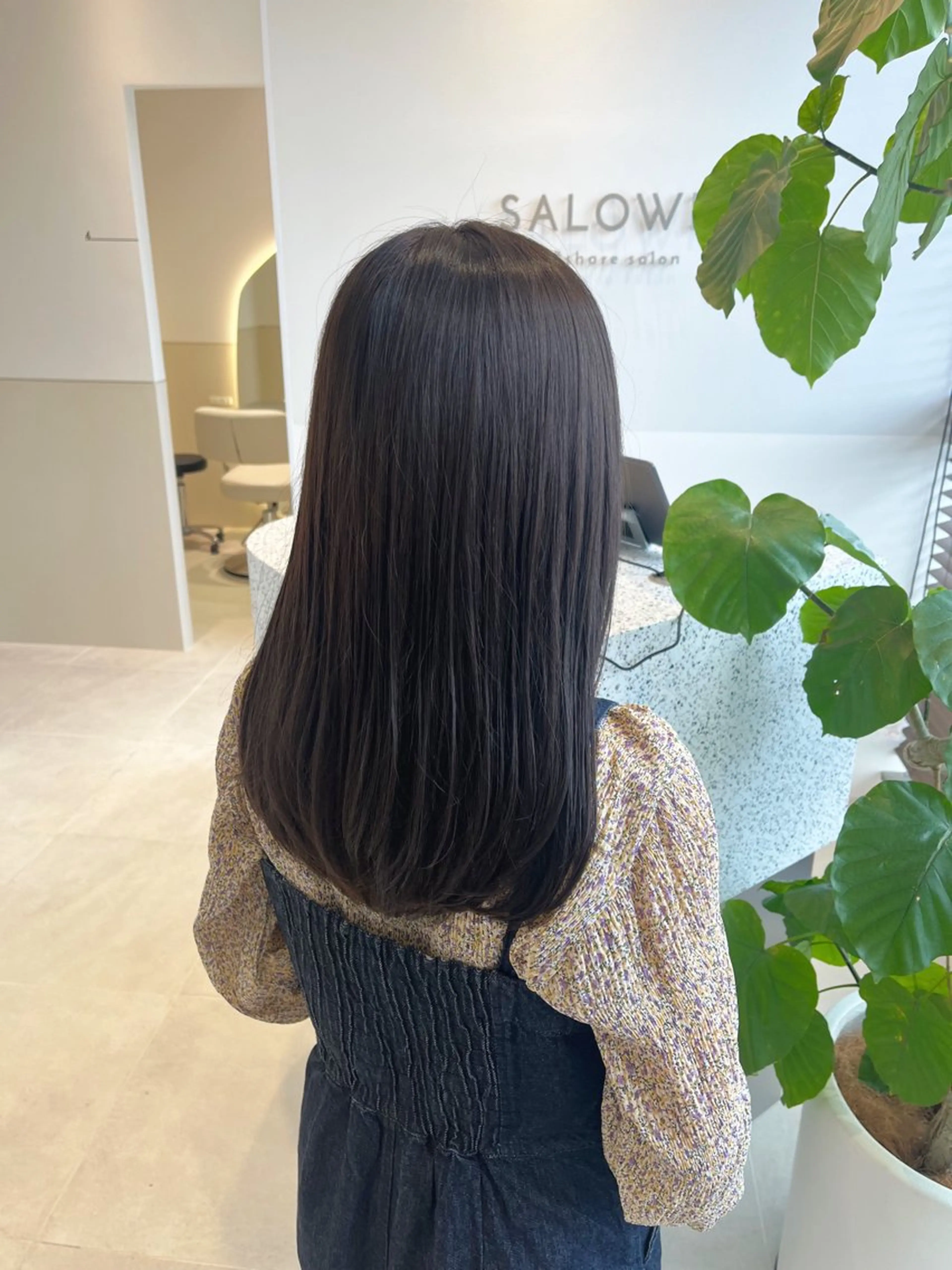 セミロング カラー カット ヘアカラー トリートメント SALOWIN京都河原町suite店所属・うる艶カラー／ 髪質改善／arisaのヘアスタイル