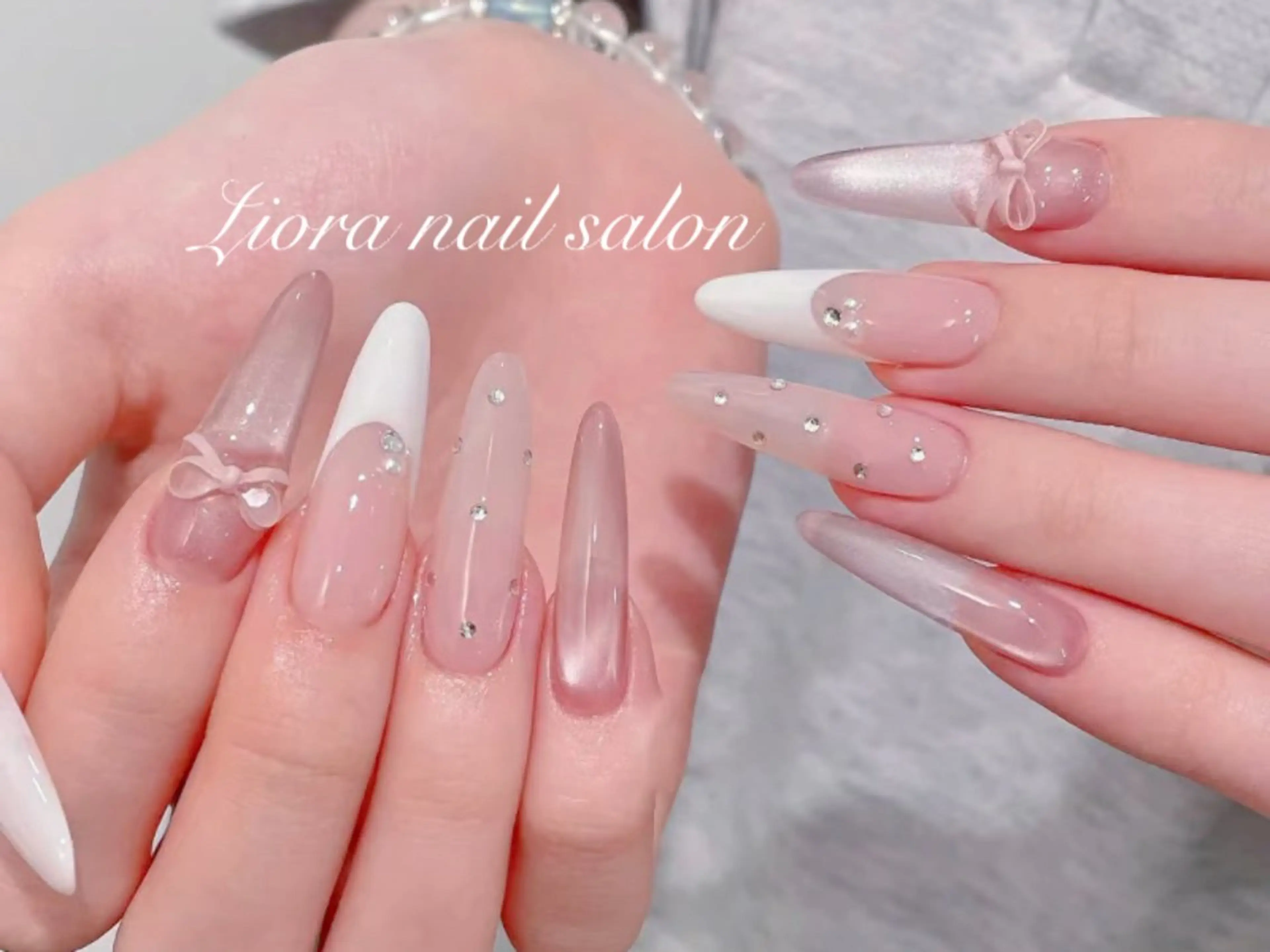 ネイル フレンチネイル ジェルネイル ガーリー グラデーション キラキラネイル ハンドネイル Liora ネイルサロン所属・Liora nail salonのネイルデザイン