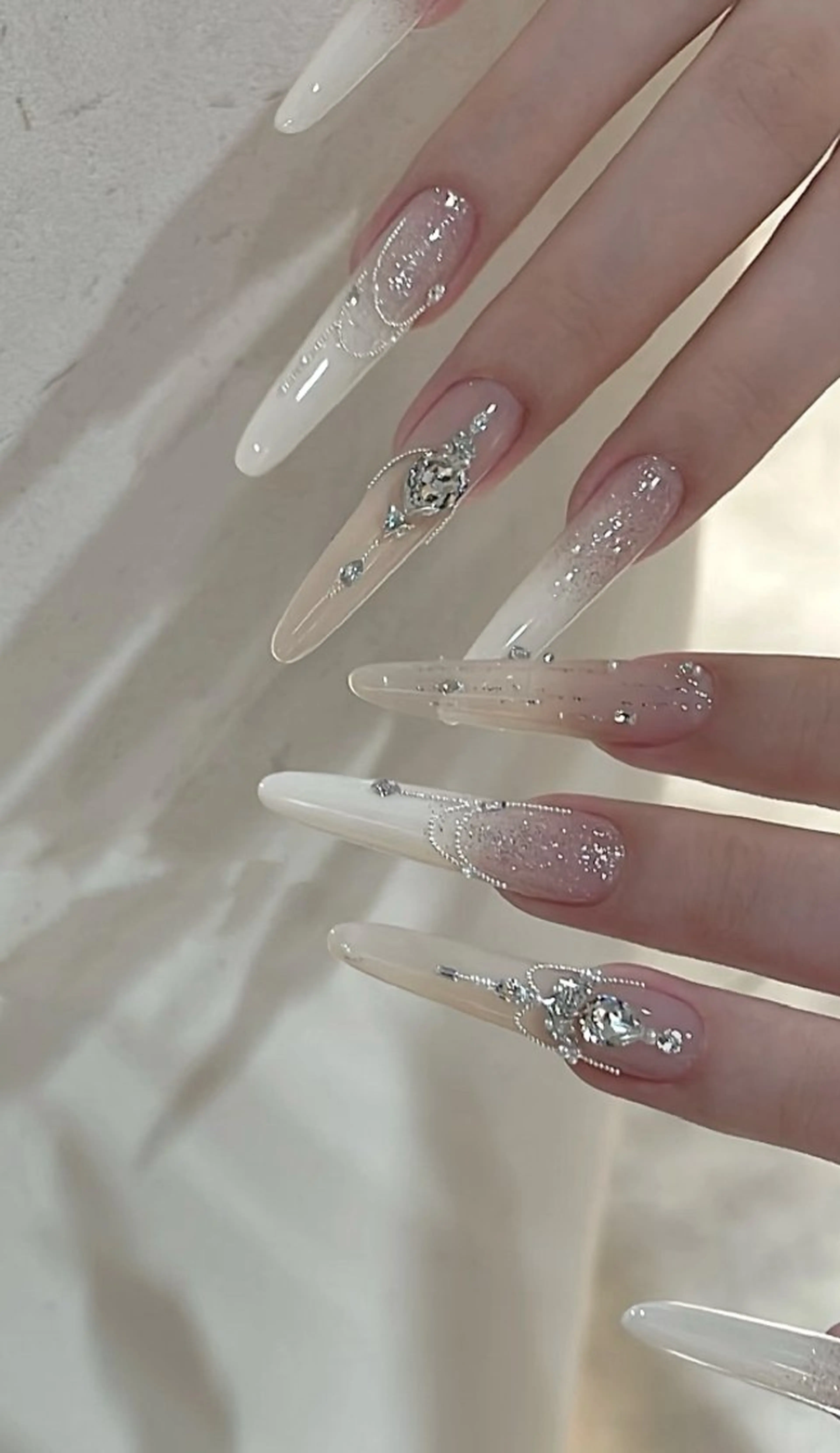 ネイル ハンドネイル Ｄ- Beautyのネイルデザイン