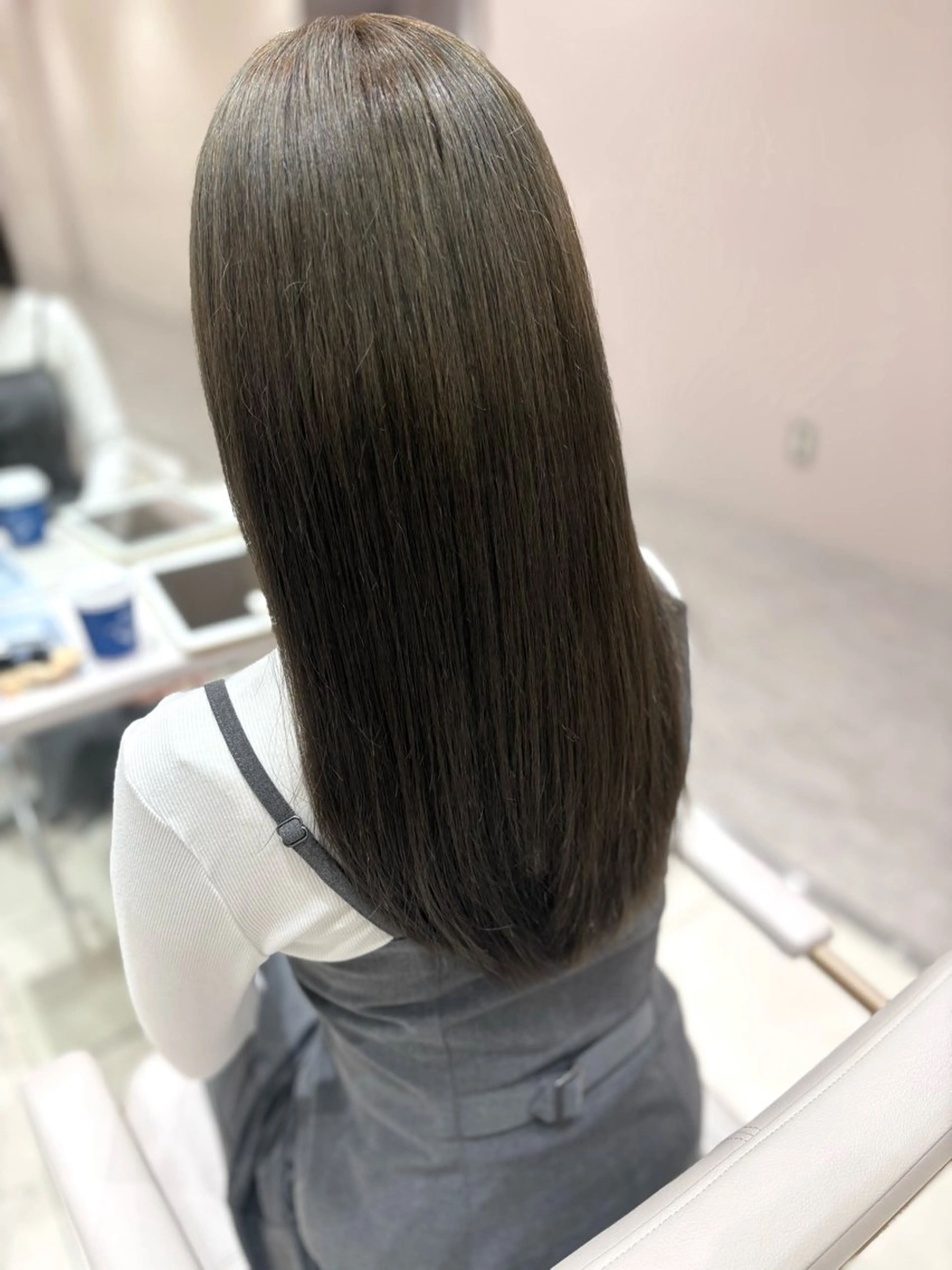 ロング カラー ブリーチ オリーブカラー トリートメント ヘアカラー トリートメント 銀座/赤み消し/ 透明感カラー🩶りくのヘアスタイル