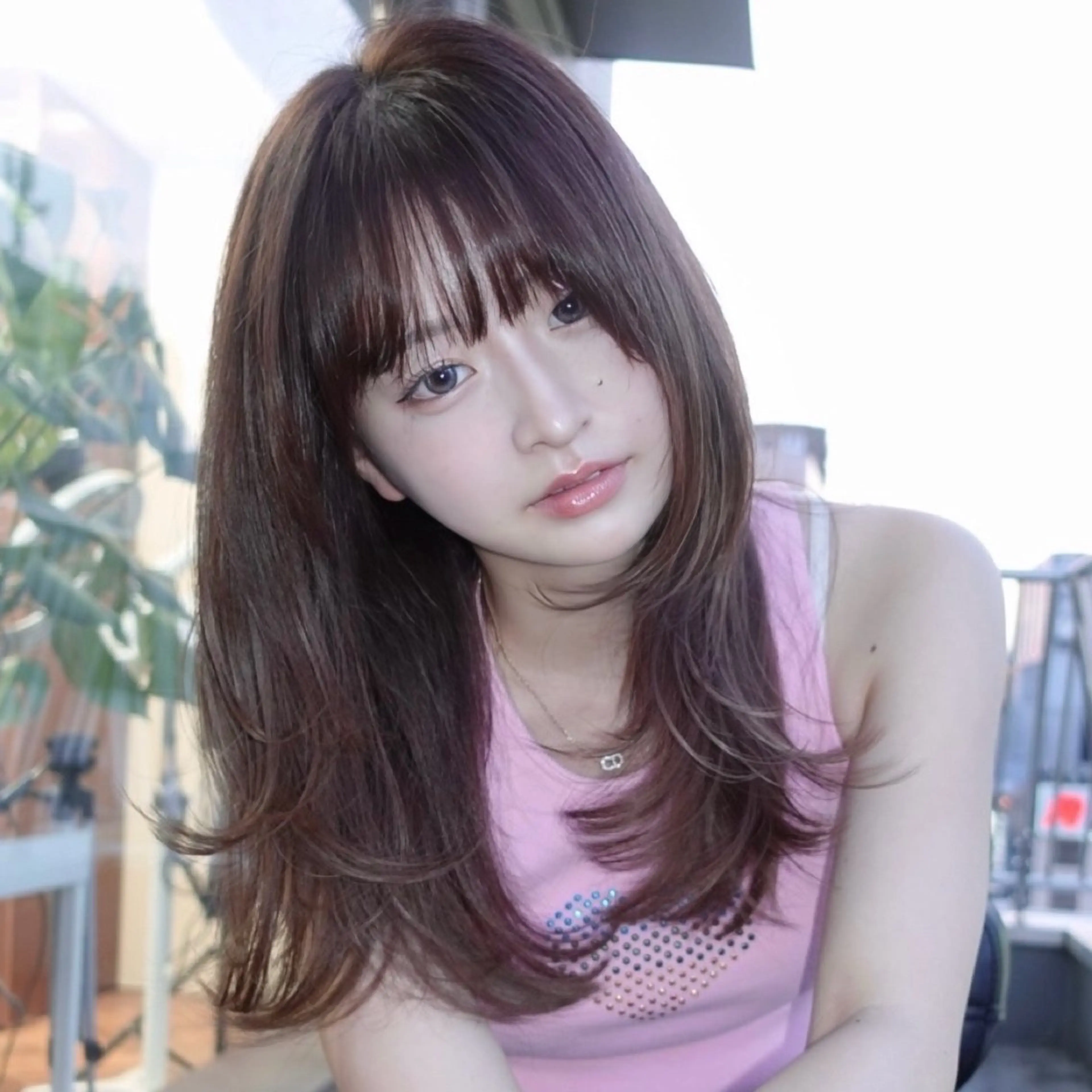 セミロング 顔まわりレイヤー ハッシュカット ハイレイヤー レイヤーカット 似合わせカット カット ヘアカラー トリートメント レイヤーカット ダブルカラーのヘアスタイル