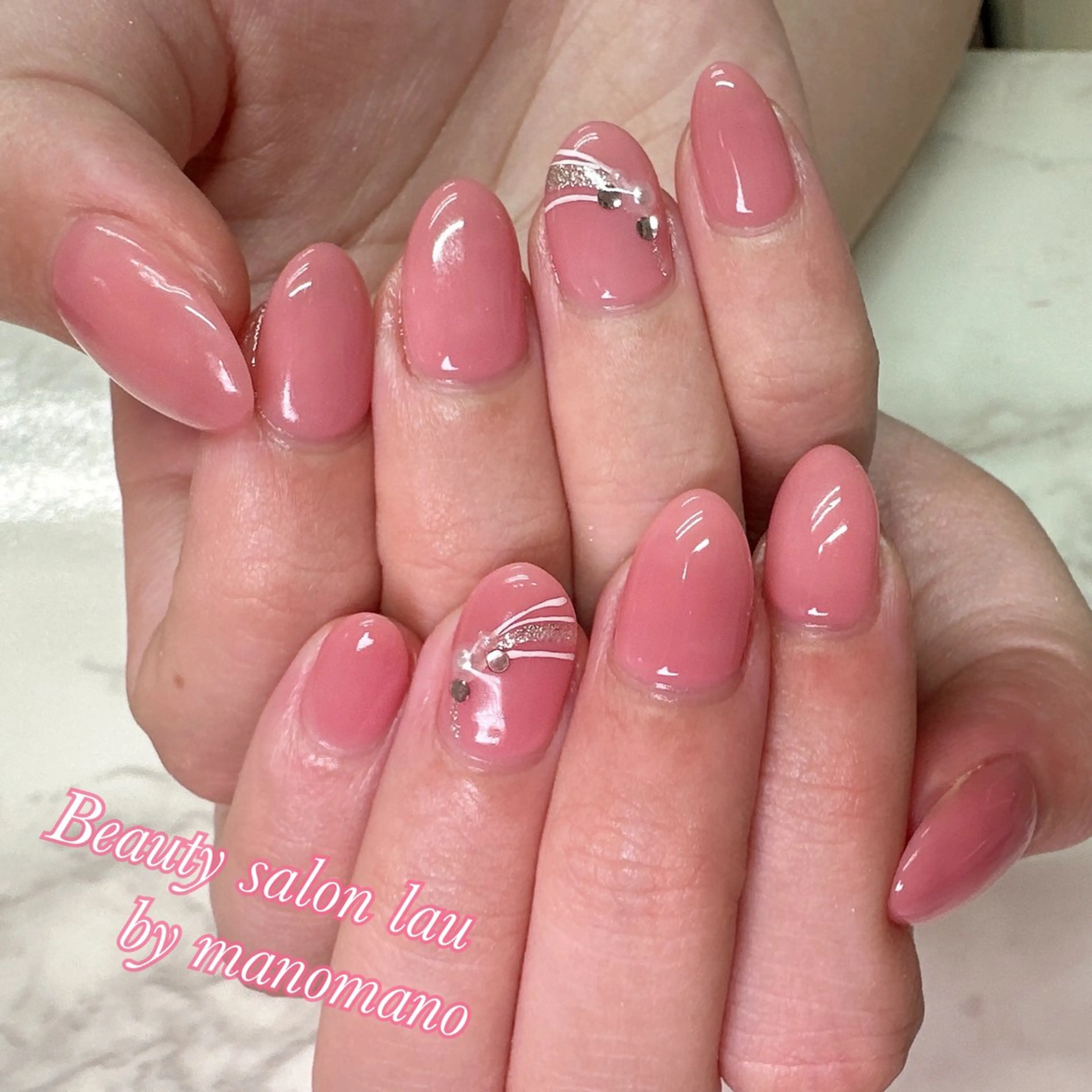 ネイル シンプルネイル ラウバイマノマノ なかざとのネイルデザイン