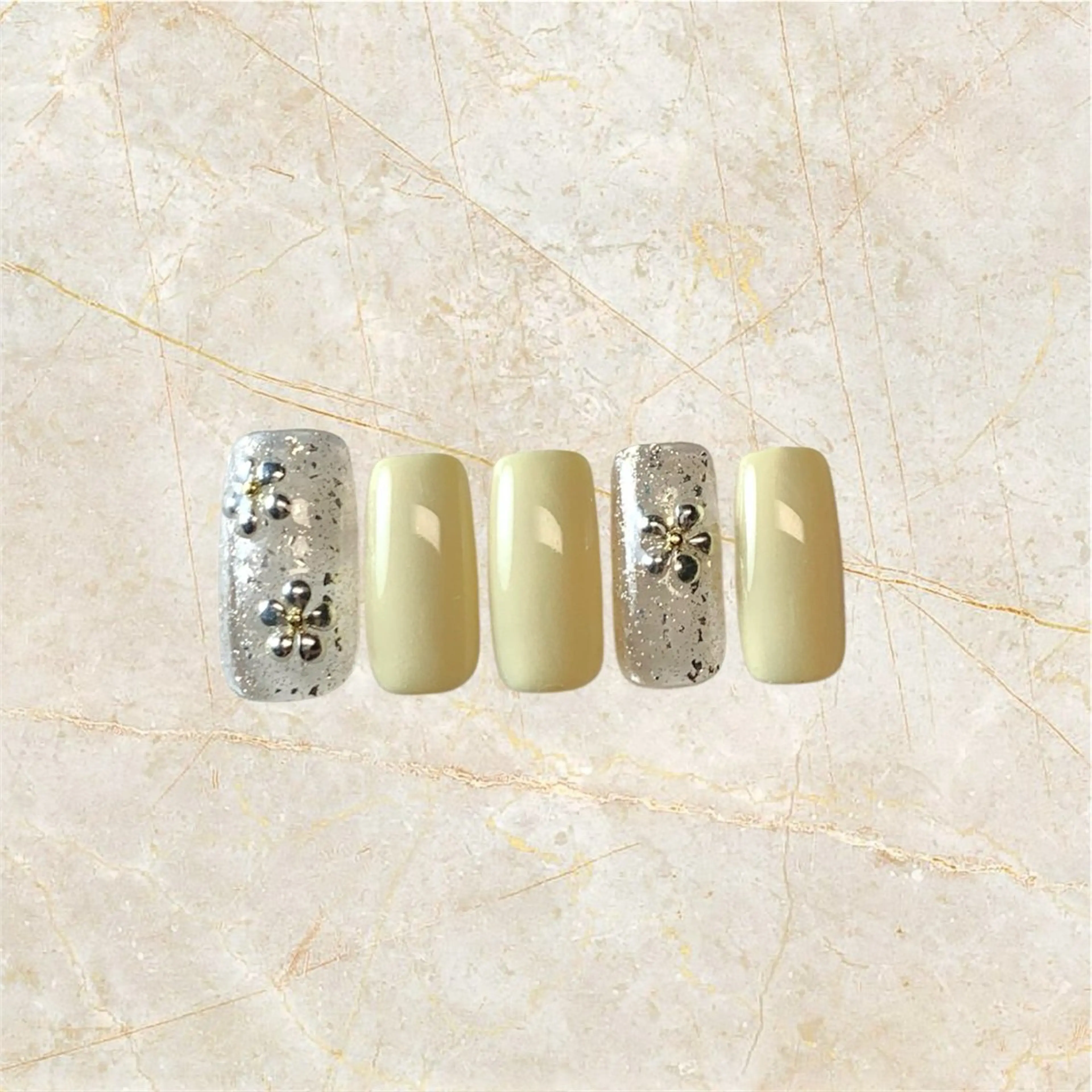 ショート ハンドネイル watanabe miyuuのネイルデザイン