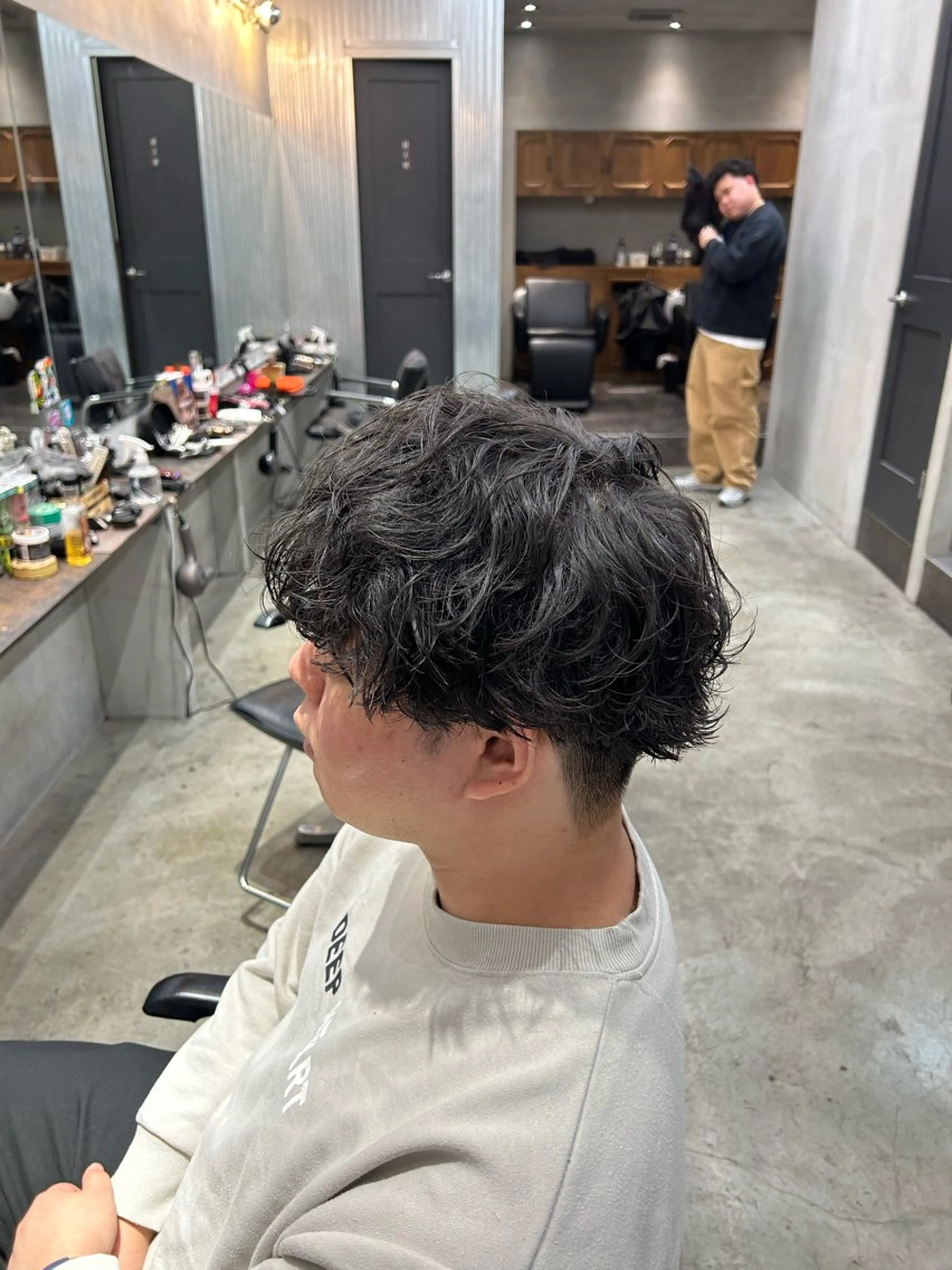 ミディアム メンズ ミディアムパーマ メンズパーマ カット パーマ 【明大前フェード/ メンズパーマ/岳】のヘアスタイル