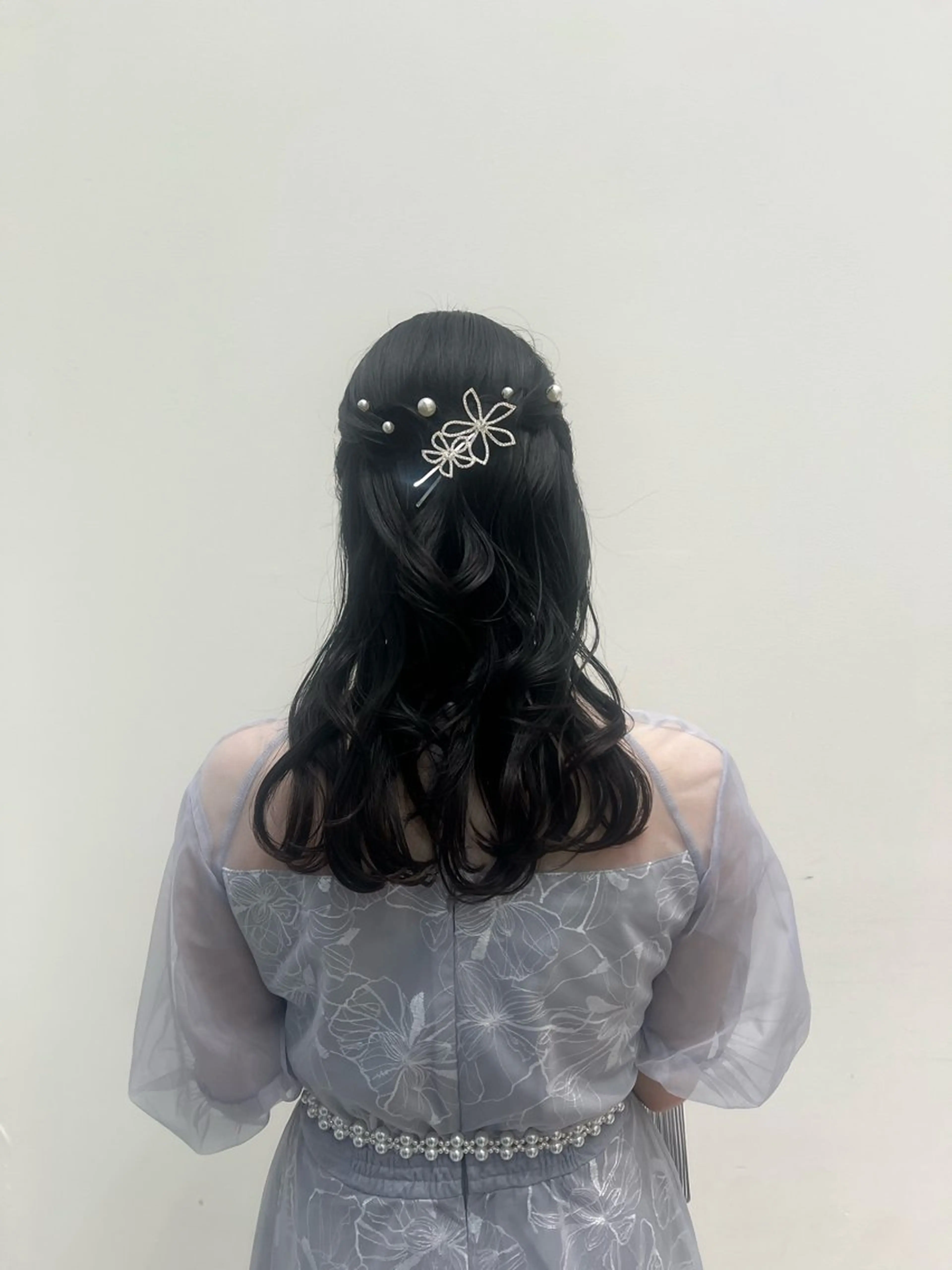 セミロング ヘアアレンジ ハーフアップ ヘアセット 黒阪 なみのヘアスタイル