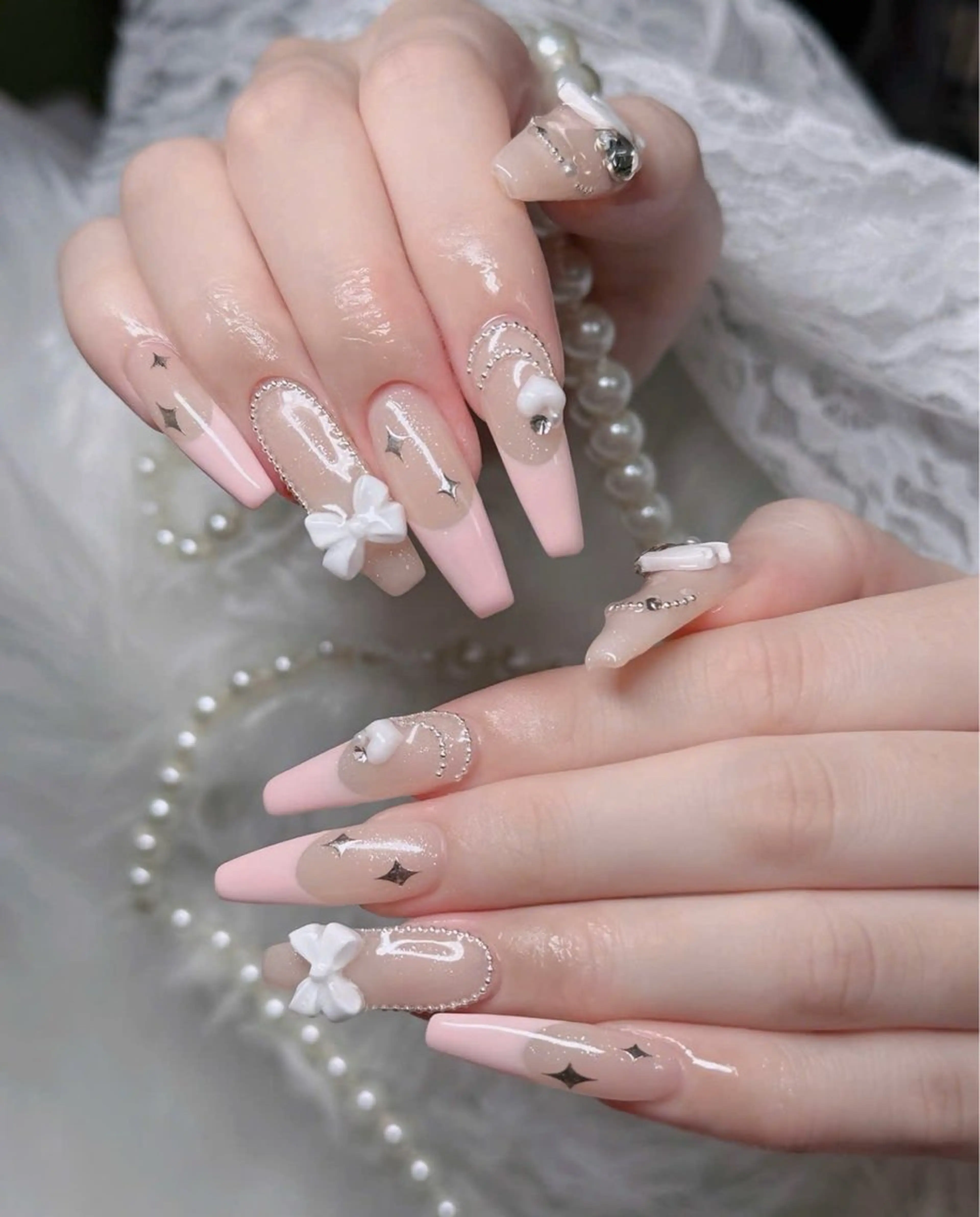 ネイル フレンチネイル ジェルネイル ガラスフレンチ ハロウィン ハート H.baby nail所属・H.baby Nail Salonのネイルデザイン