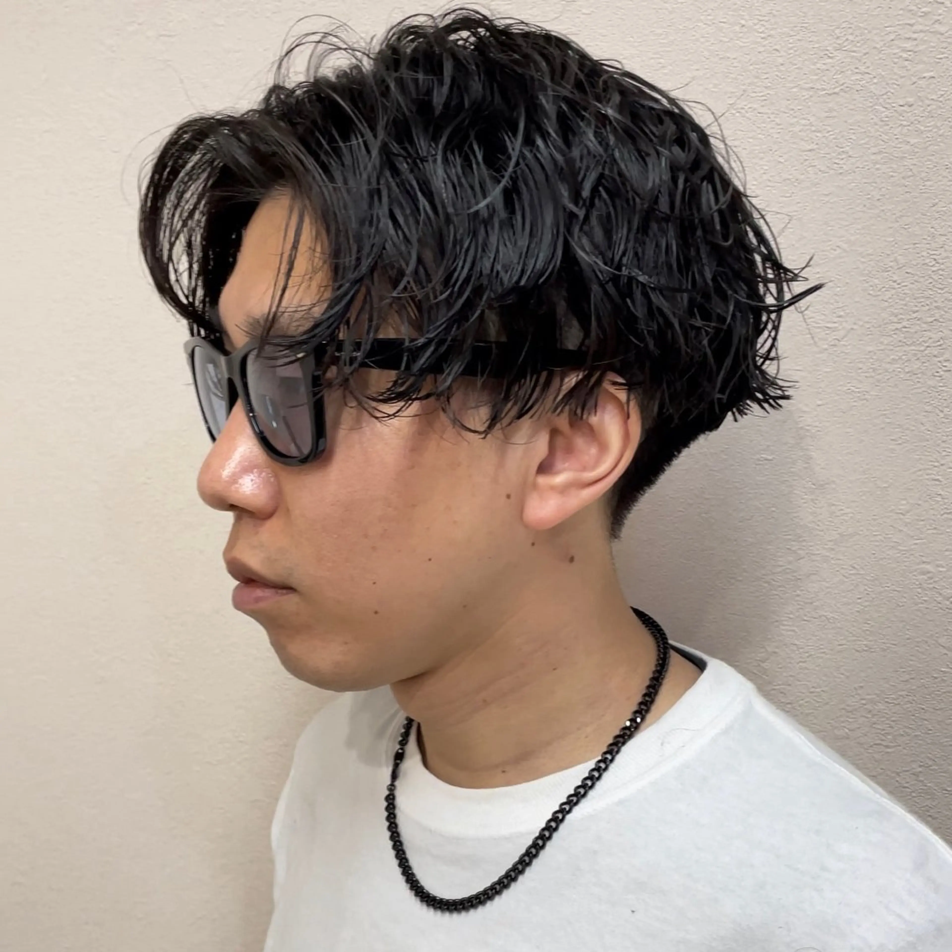 パーマ メンズ センターパート マッシュ メンズパーマ プードルパーマ スパイキーショート 博多No.1 メンズパーマ美容師のヘアスタイル