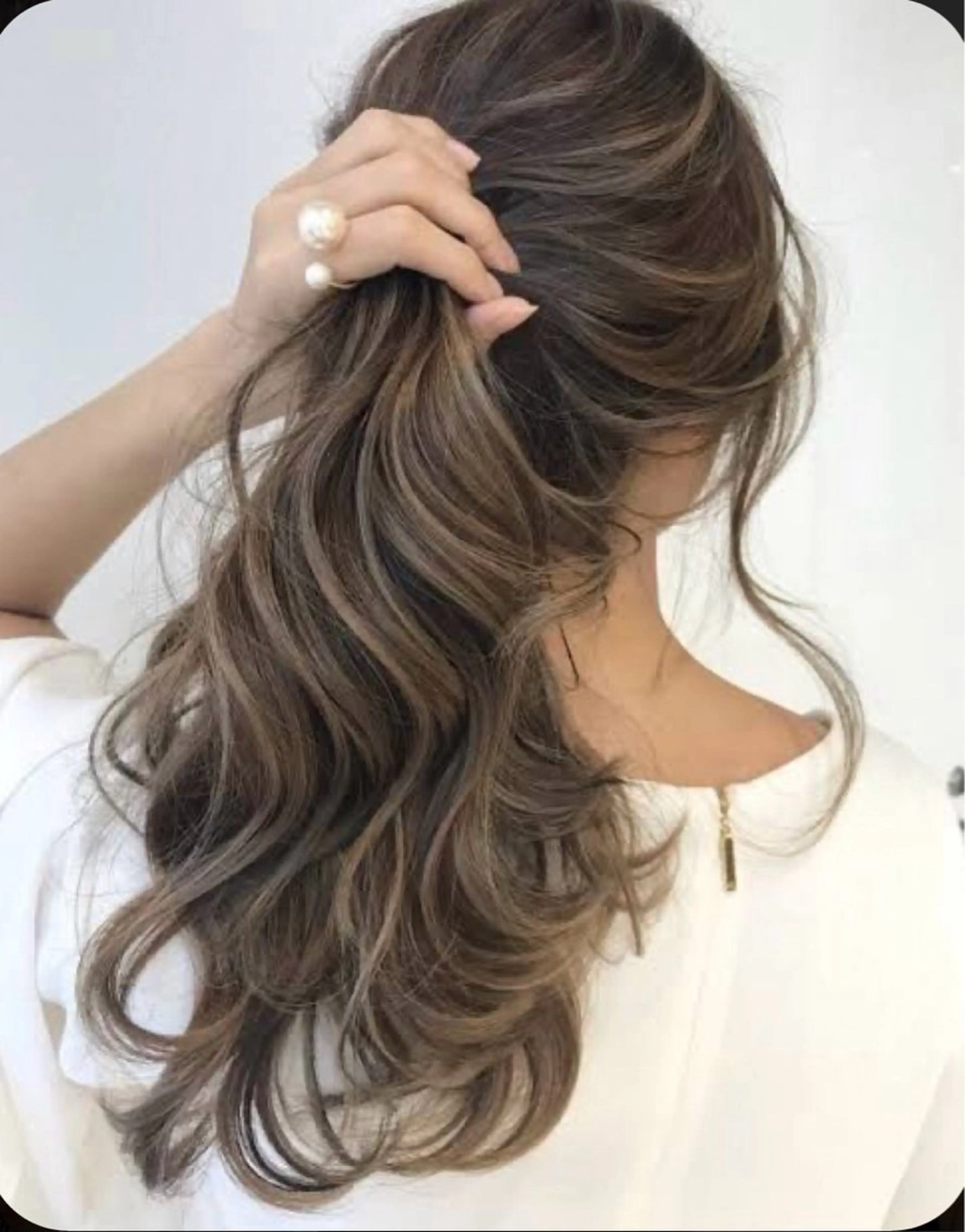 ロング カラー ハイライトカラー ハイライト トリートメント レイヤーカット大人気 💛吉田百花のヘアスタイル