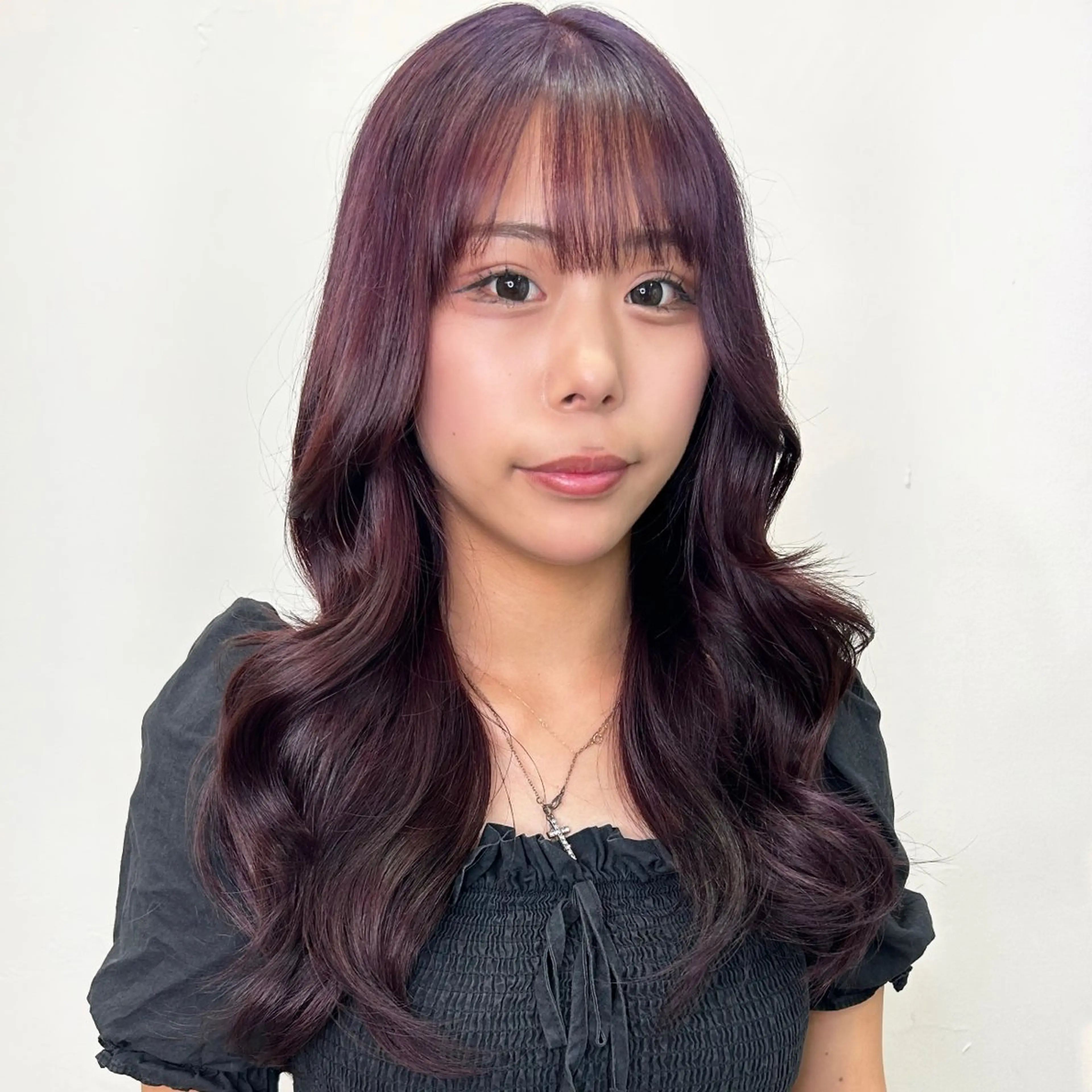 セミロング カラー ヘアアレンジ ブリーチ ディープラベンダー ダブルカラー ラベンダーカラー 顔まわりレイヤー カット ヘアカラー トリートメント 韓国ヘア×髪質 改善🇰🇷シオリのヘアスタイル