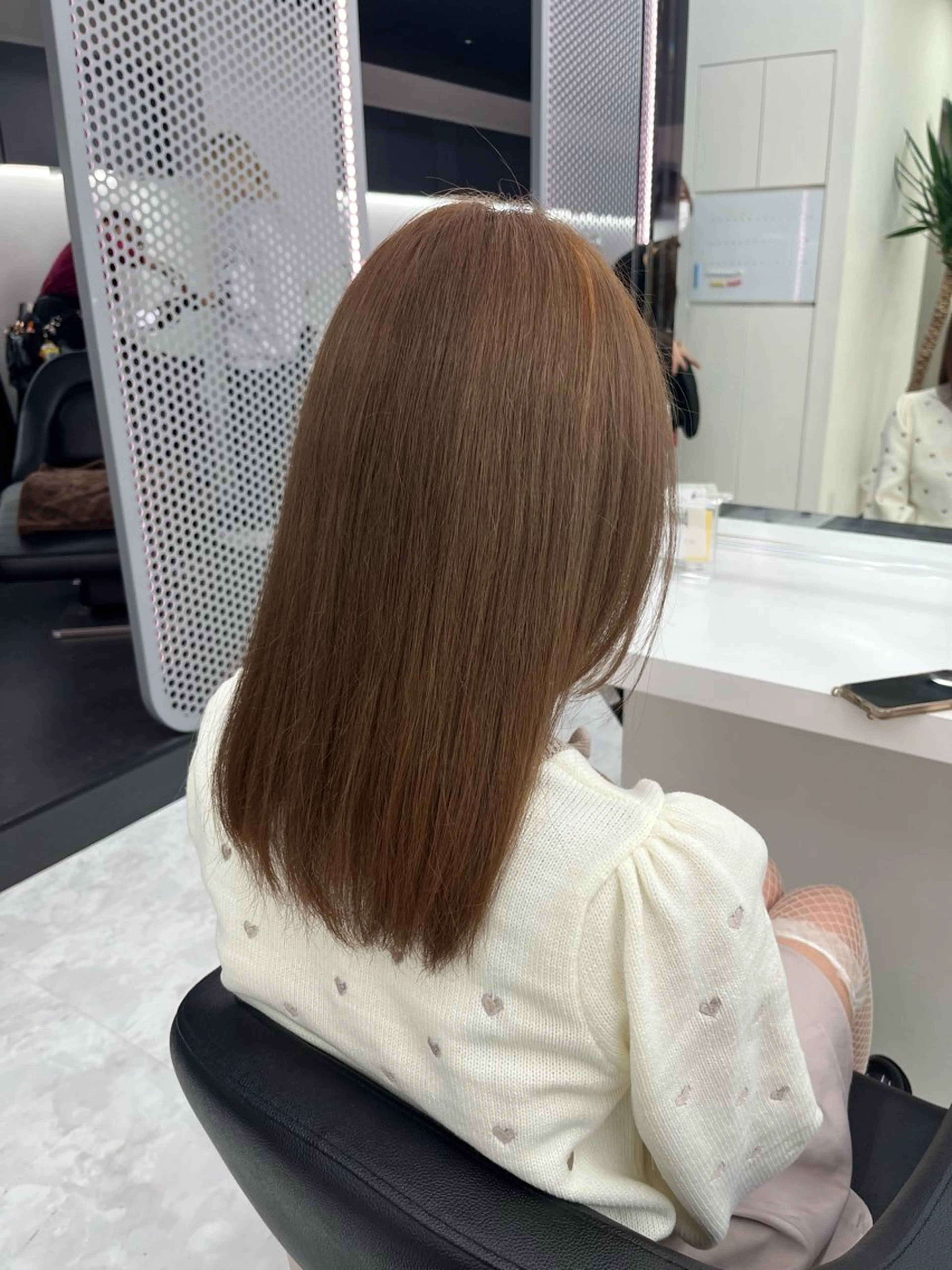 セミロング カラー ベージュカラー ミルクティーベージュ ヘアカラー 💖トレンド秋冬 カラー💖FUTAのヘアスタイル