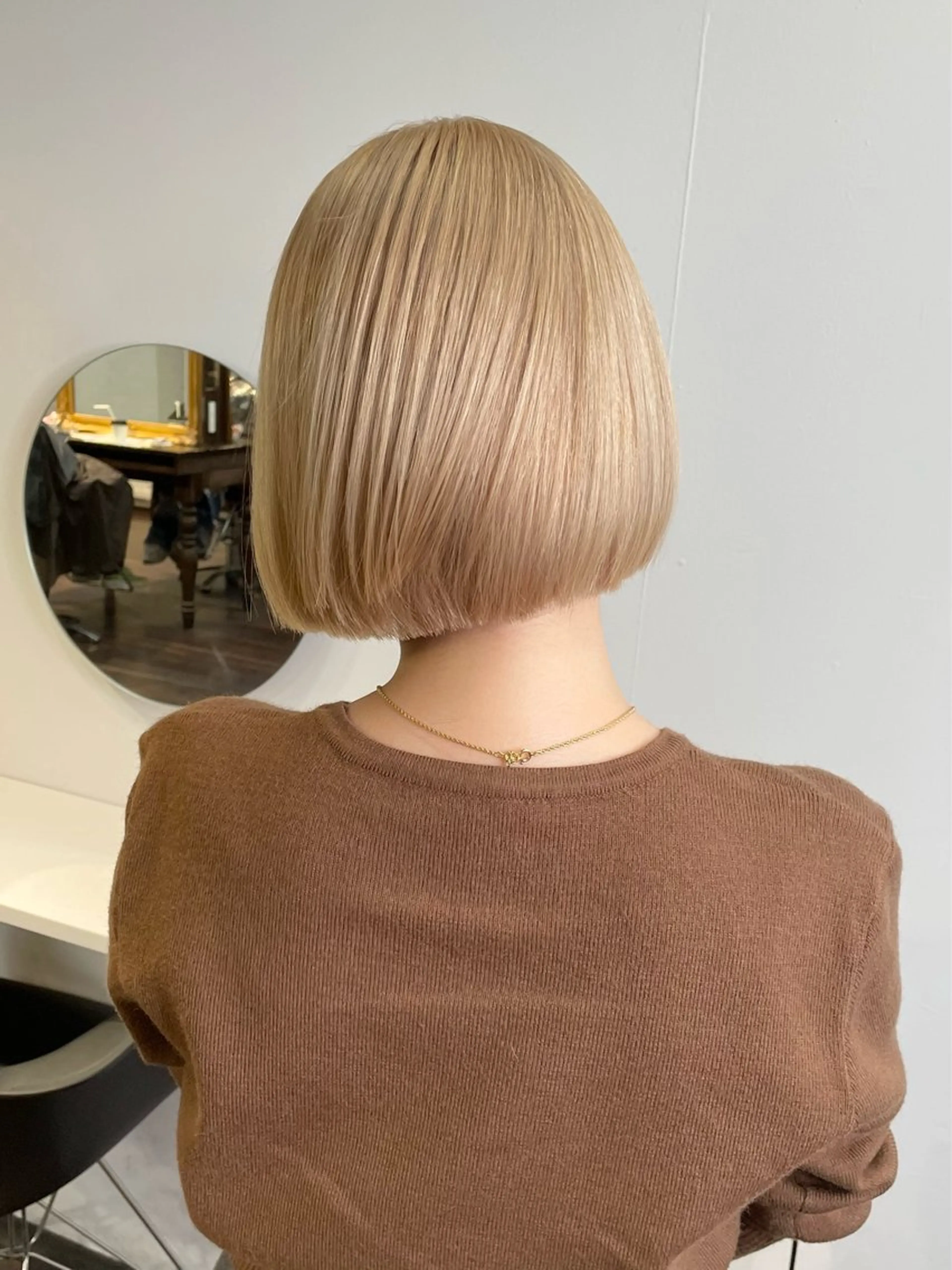 ミディアム カラー ヘアアレンジ ベージュカラー ブリーチ ブロンド ブロンドベージュ ダブルカラー mao透明感カラー 似合わせヘアメイクのヘアスタイル