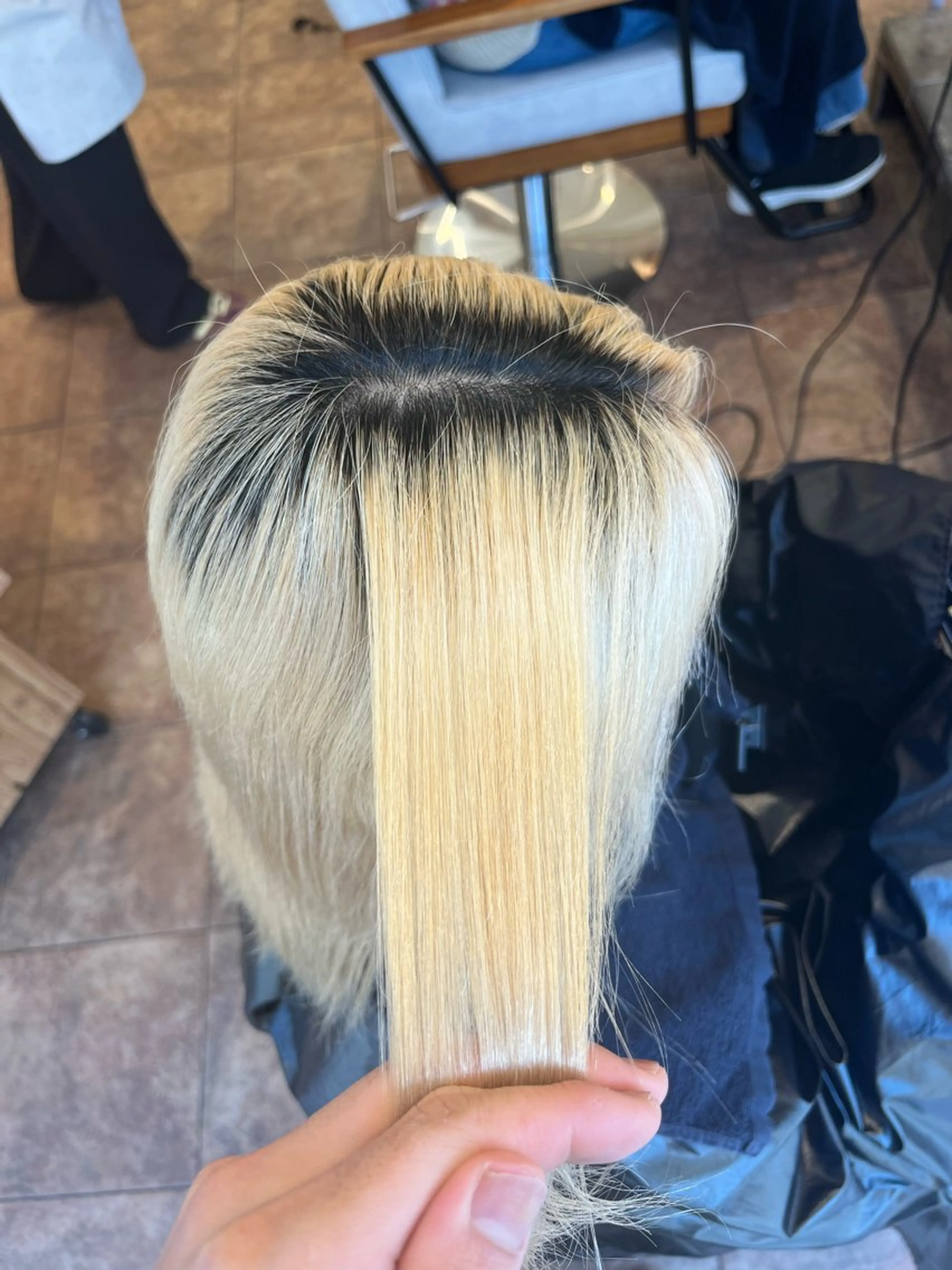セミロング カラー ブリーチ ハイトーンカラー ヘアカラー トリートメント 北村 優斗のヘアスタイル