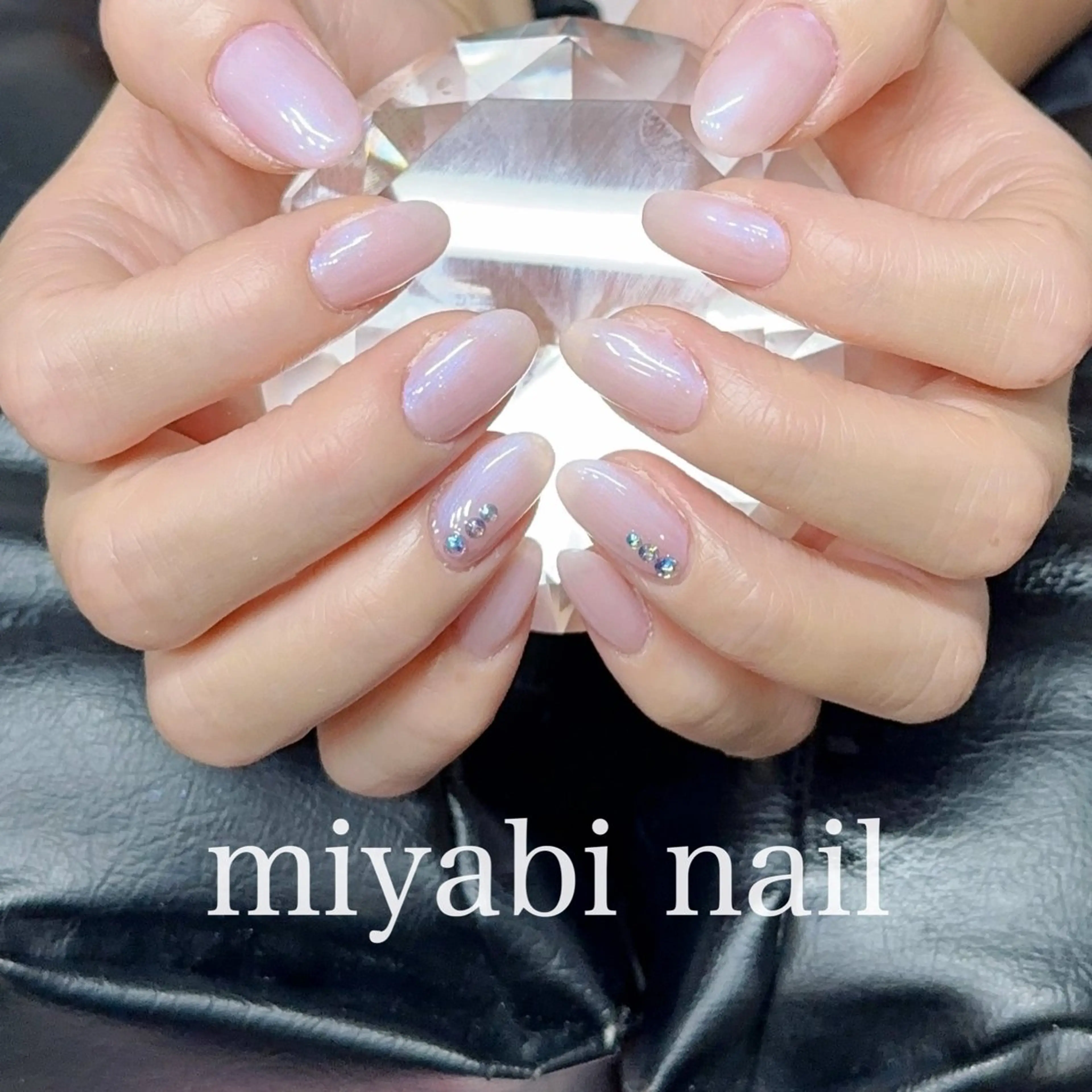 ネイル オーロラネイル 持ち込み オフィスネイル ピンク ストーンネイル ハンドネイル miyabi nail 桂川駅近くのネイルデザイン