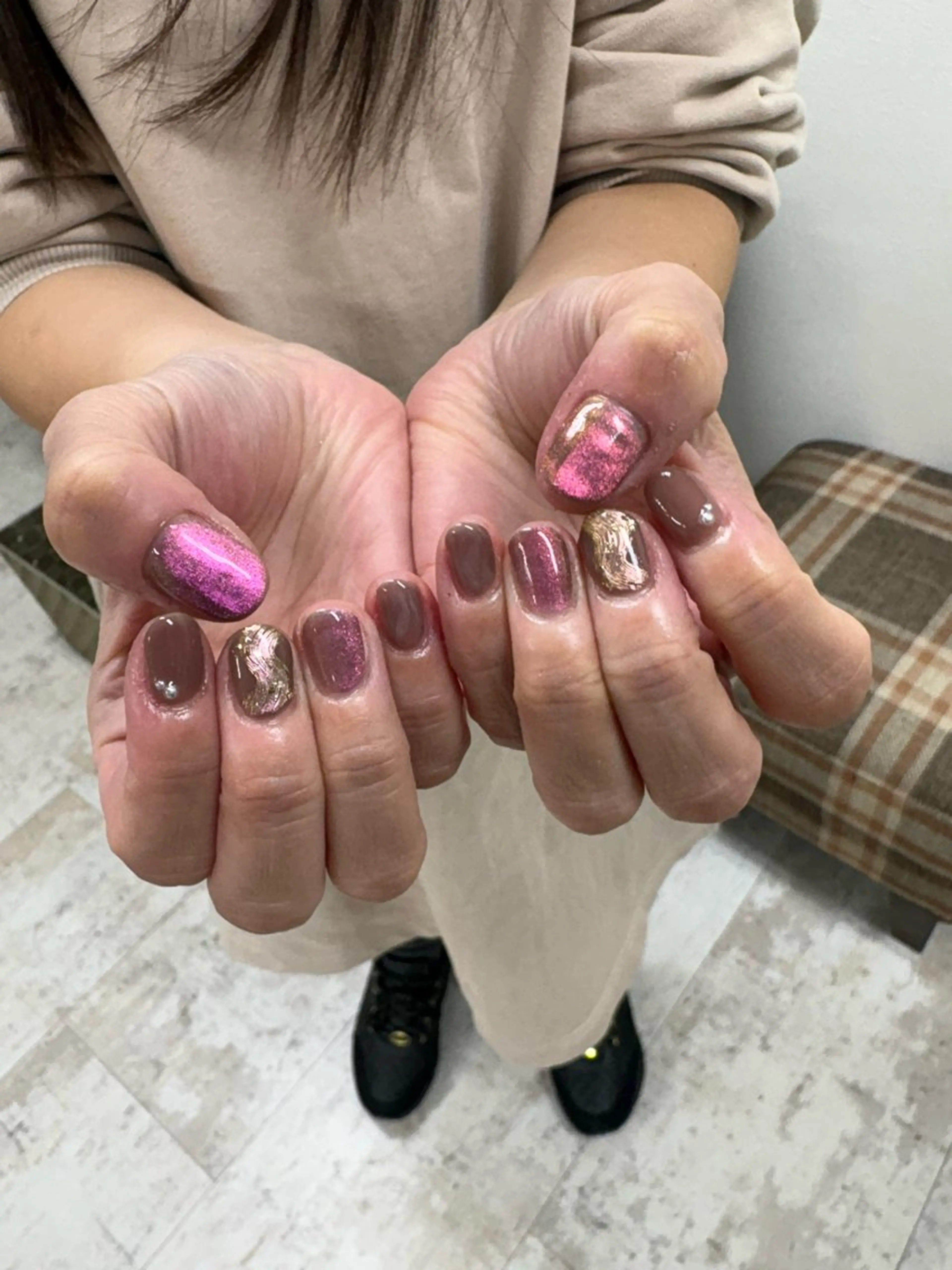 ネイル マハロネイルサロン横浜店所属・吉田 里菜のネイルデザイン