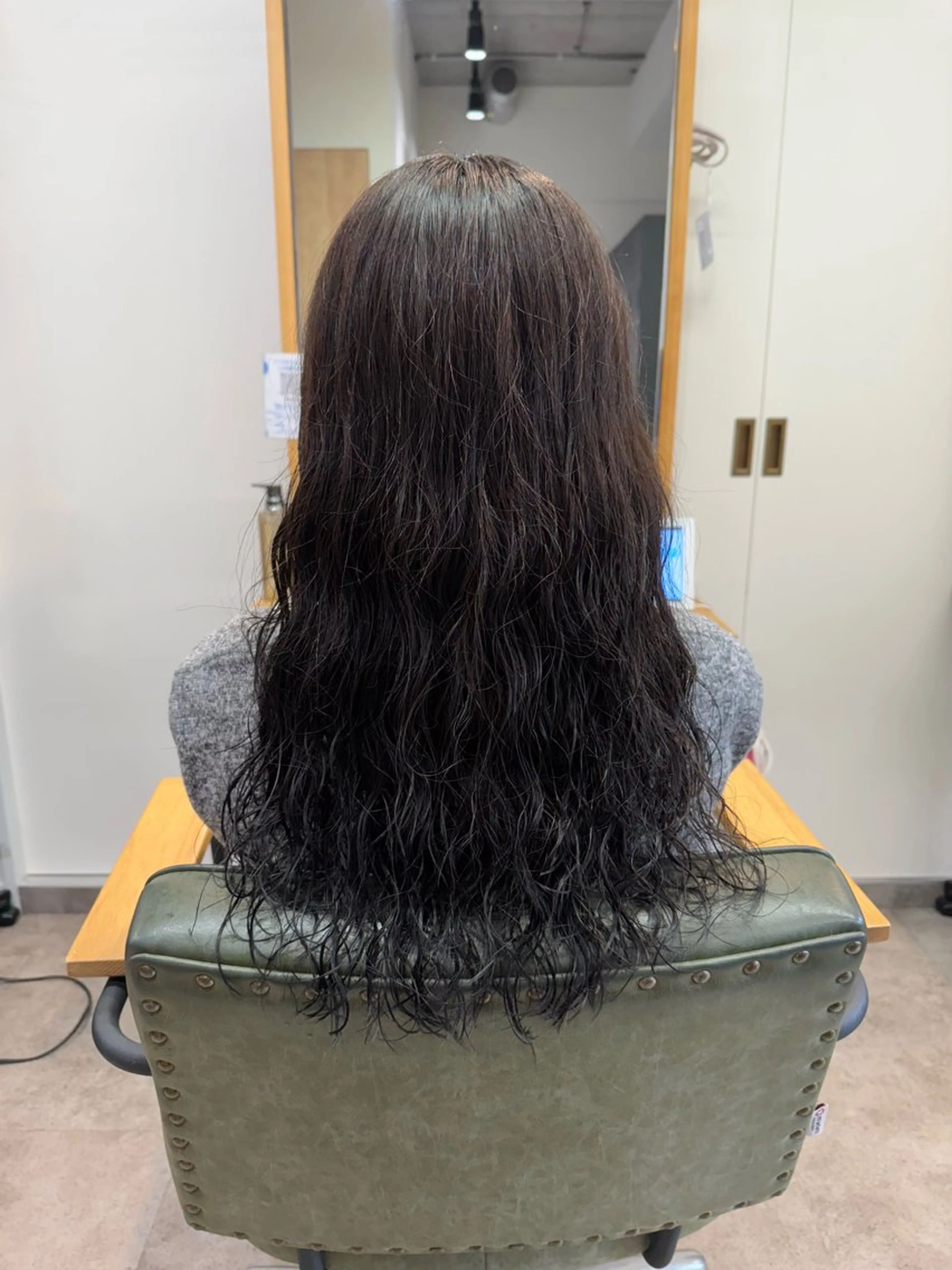 ロング カラー パーマ ロング ストレートパーマ ヘアカラー パーマ 艶カラーヘアアレンジ 縮毛矯正🍓ひふみのヘアスタイル