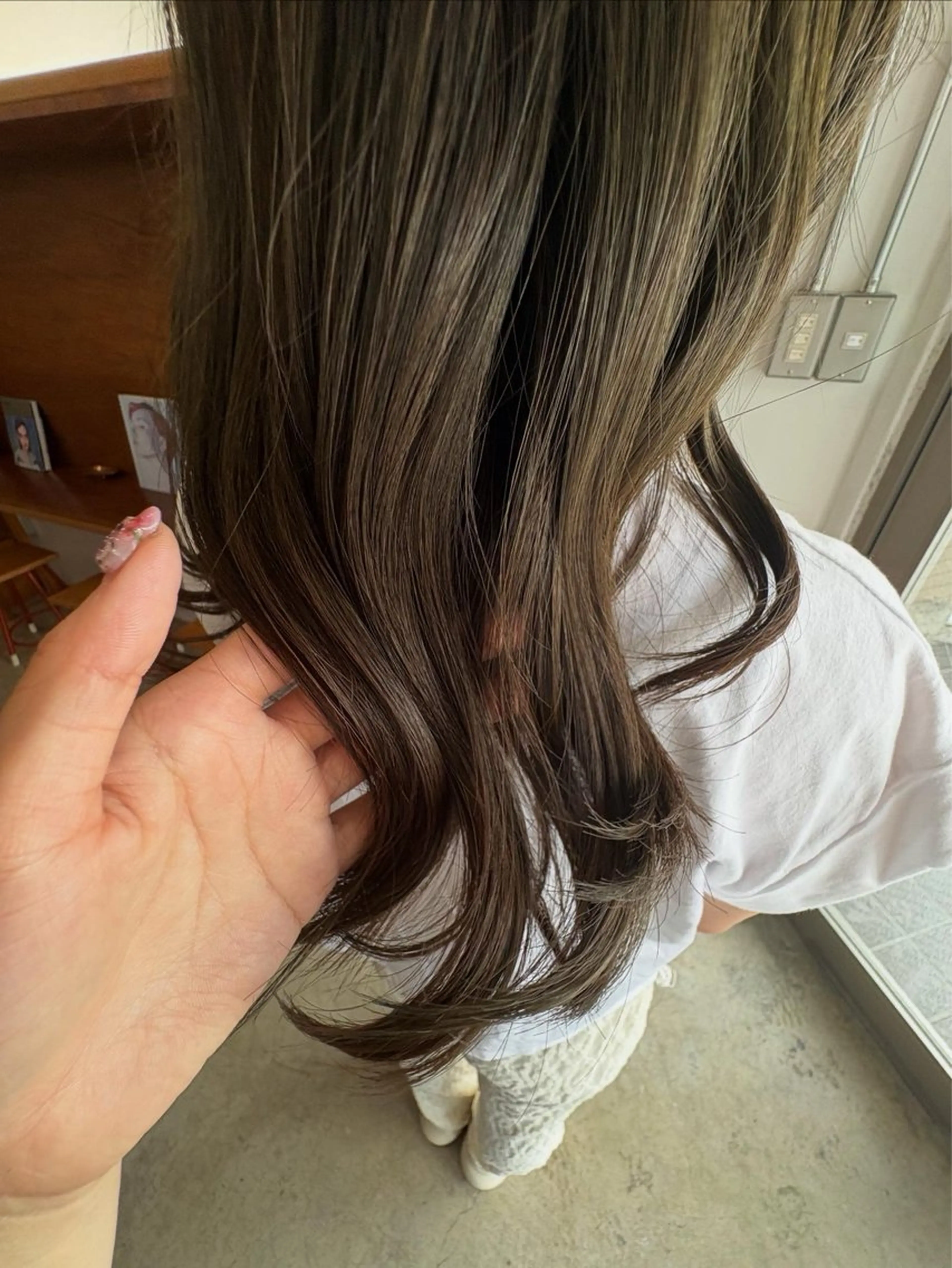 ミディアム ヘアカラー EighT【エイト】所属・中澤 愛香のヘアスタイル