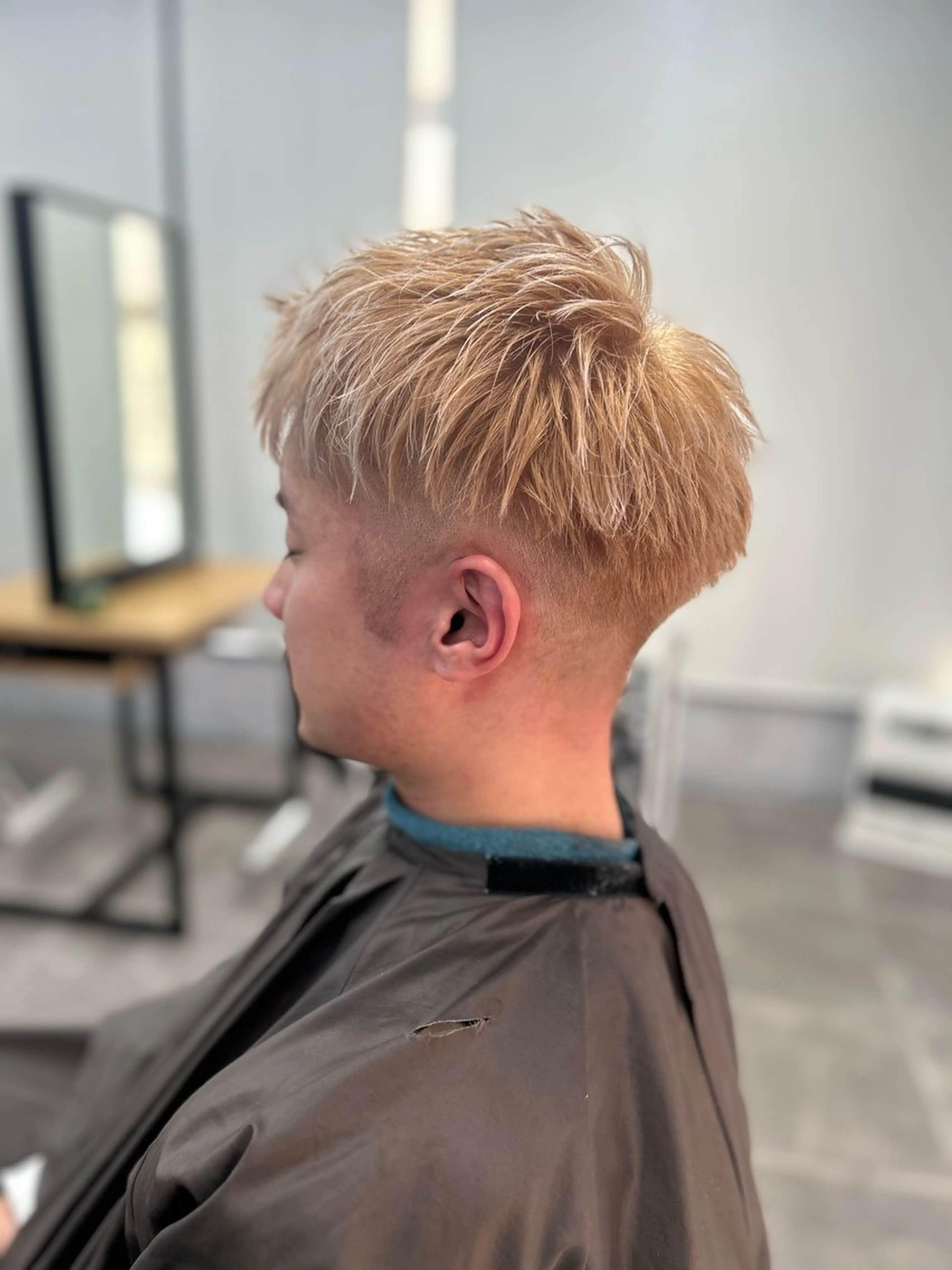 【メンズ限定】メンズカット+ケアブリーチ+透明感カラーの写真