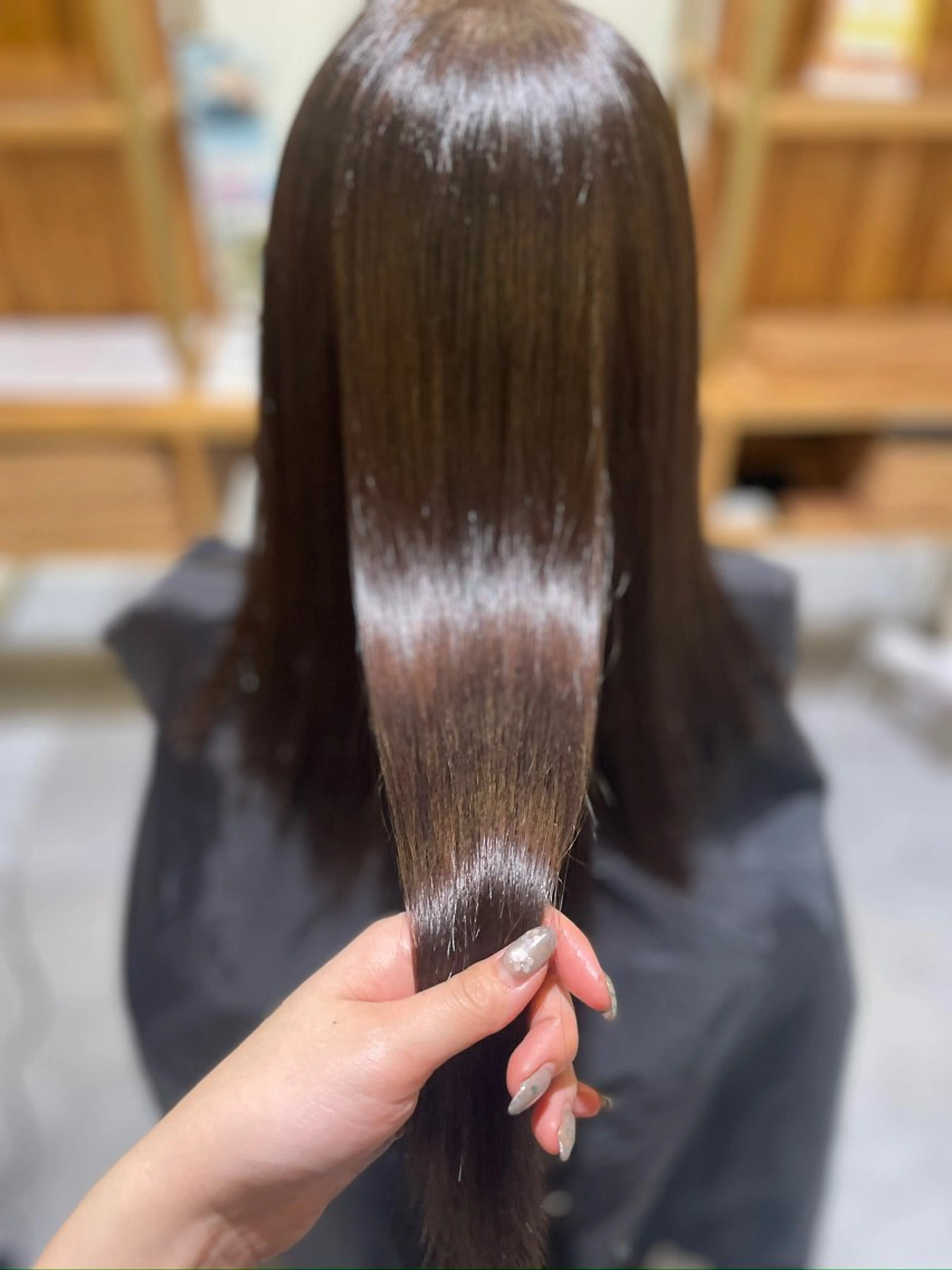 ロング カラー ブラウンカラー オリーブカラー ヘアカラー 木田 絢子のヘアスタイル