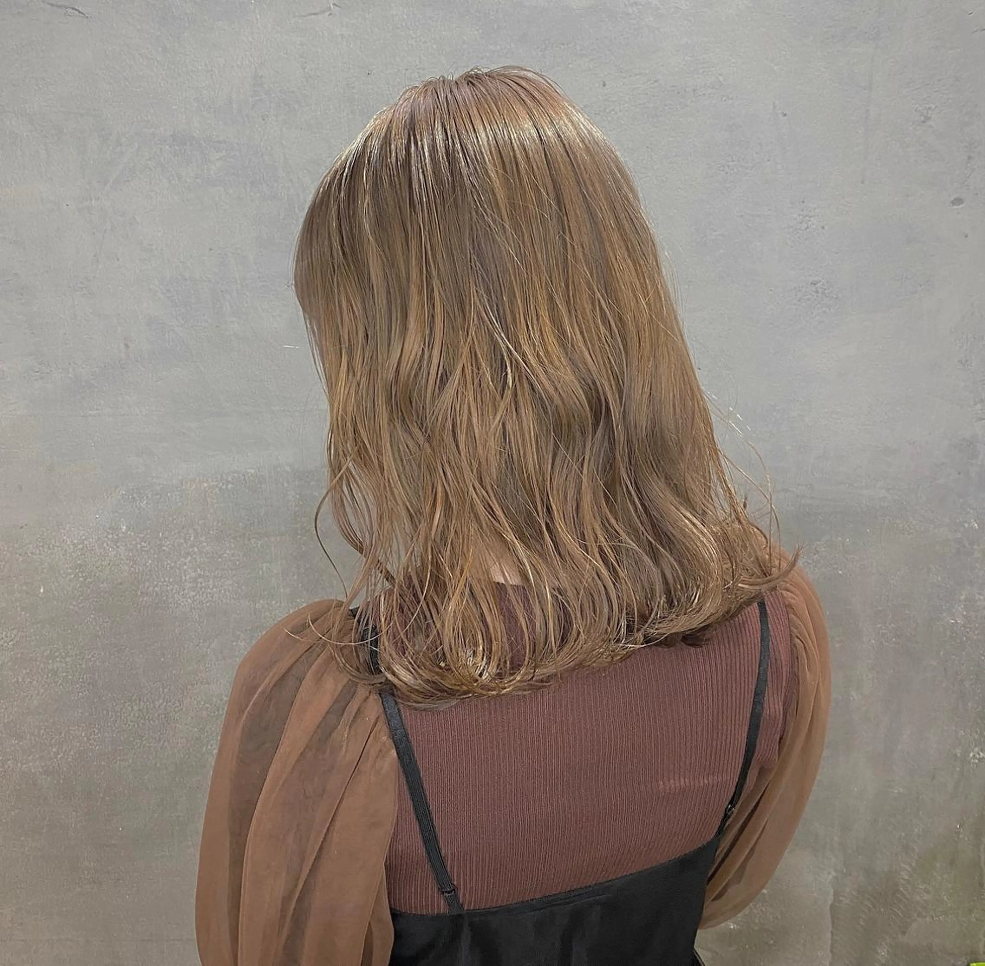 ミディアム カラー CLUTCH天王寺 西藤遥河のヘアスタイル