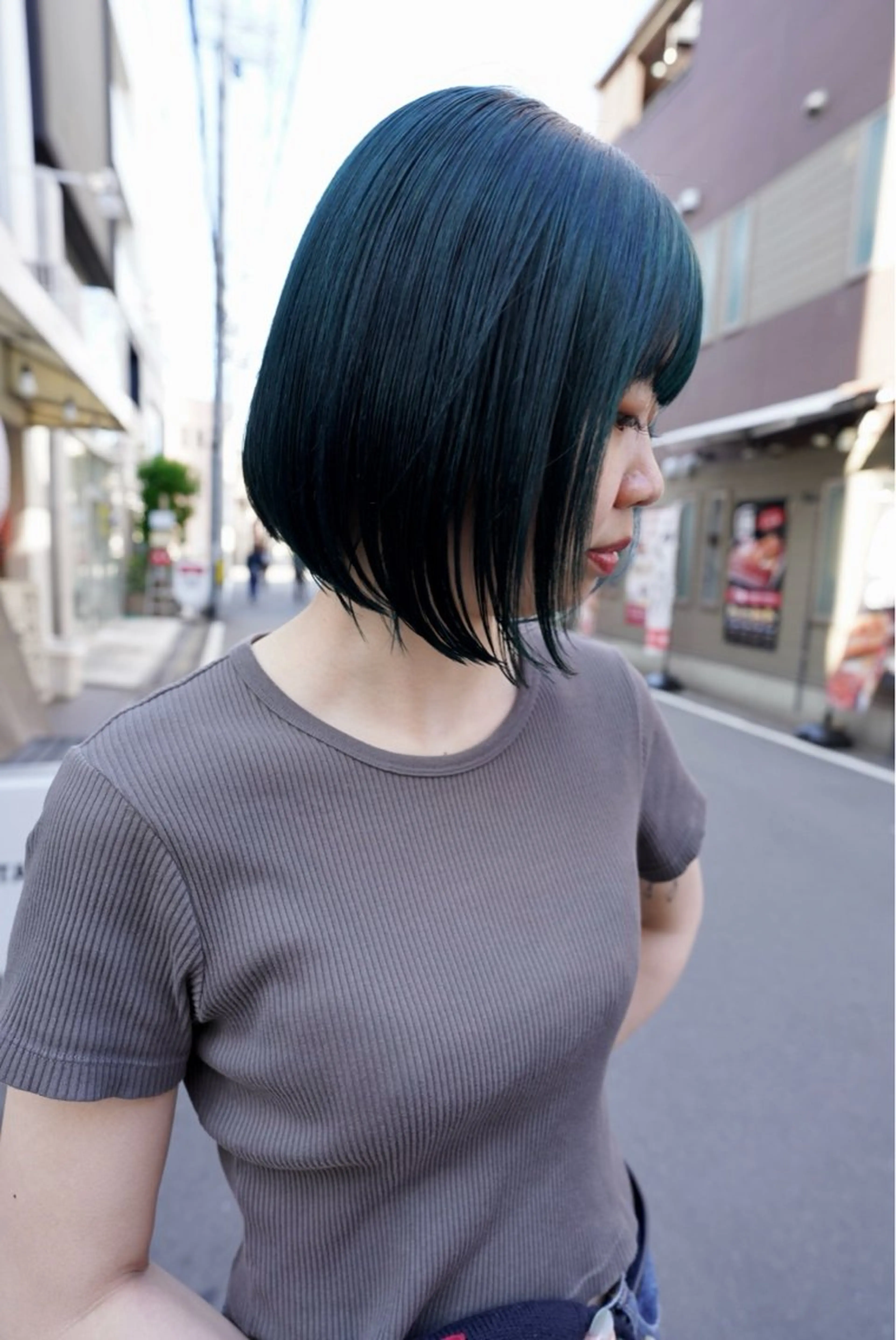 ミディアム カラー ブリーチ カット ヘアカラー トリートメント 原田 朱里のヘアスタイル