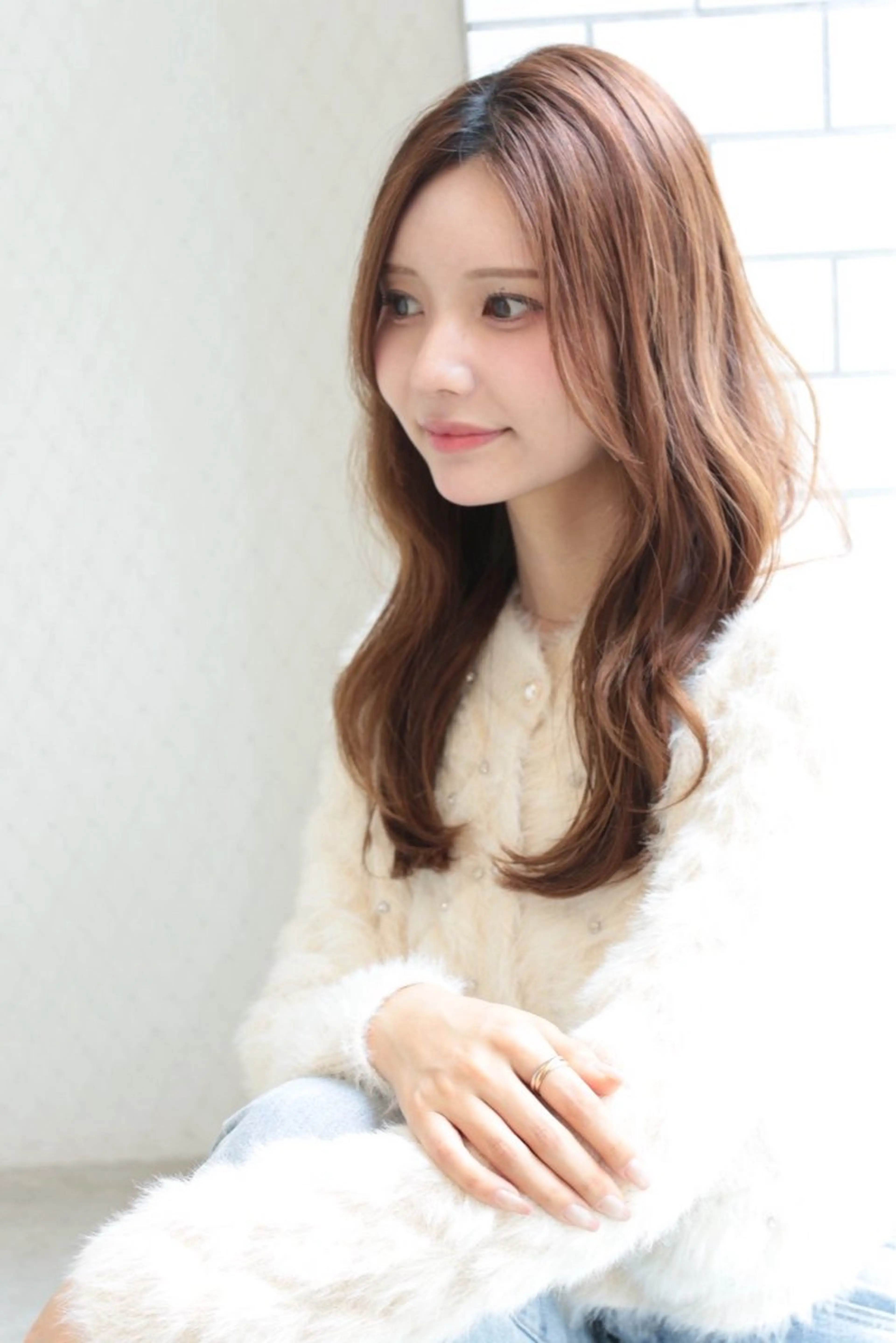 ロング カット ヘアカラー 朝尾 愛花のヘアスタイル