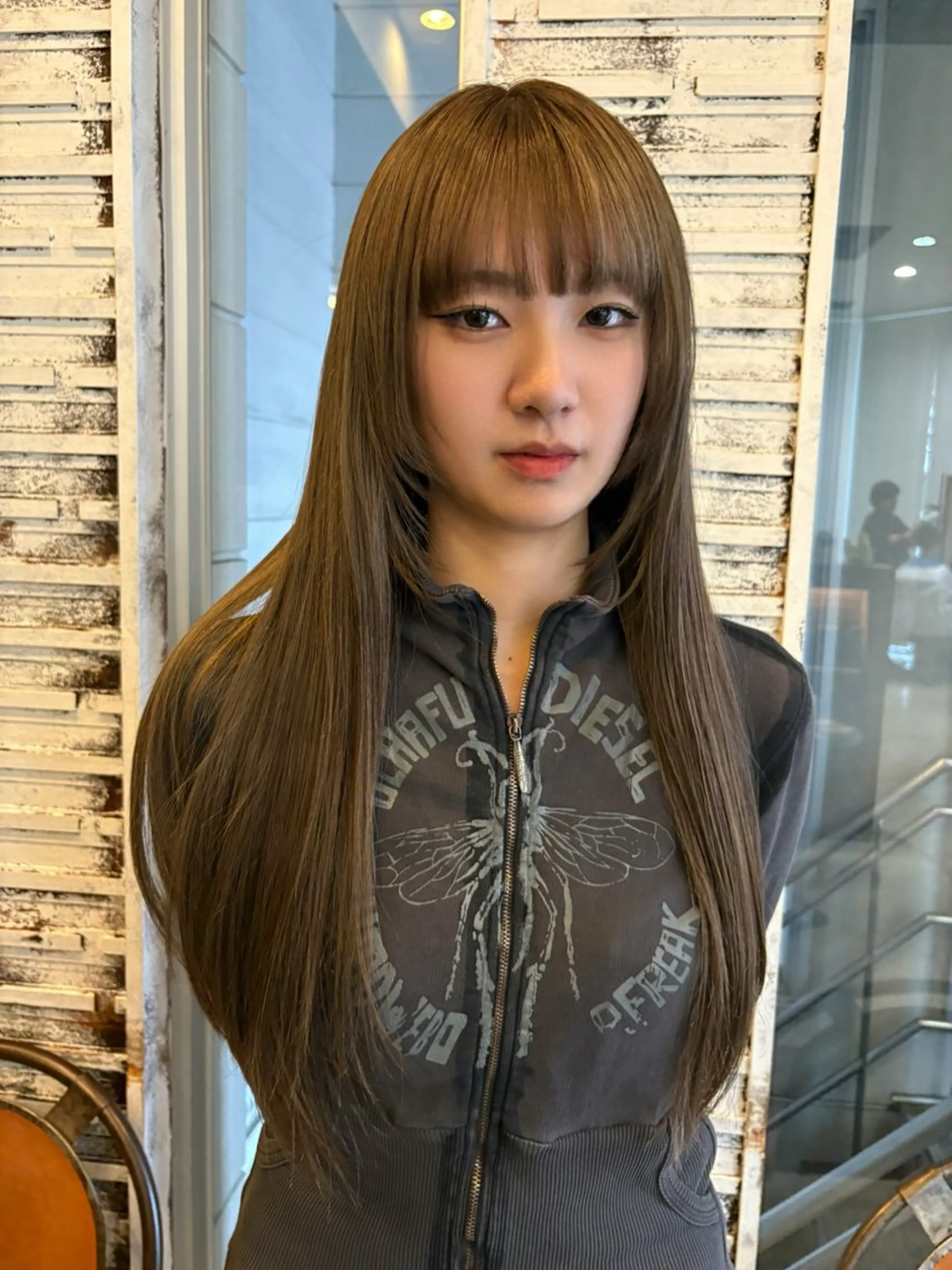 ロング カラー ロングレイヤー ミストバング ベージュカラー 黒髪 ブリーチ カット ヘアカラー ✨艶ブリーチカラー✨ 酸性ストレート光太郎のヘアスタイル