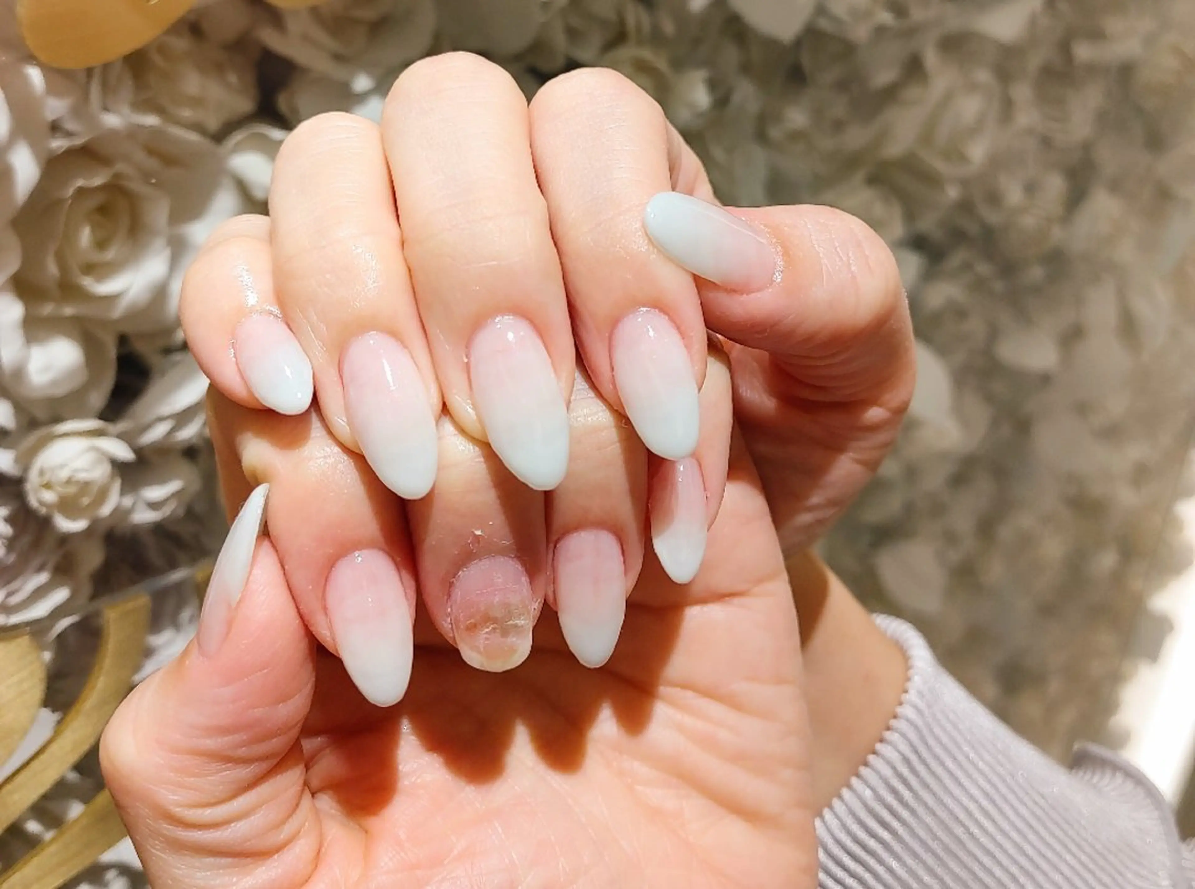 ネイル 長さ出し グラデーション La Luna アヤカのネイルデザイン