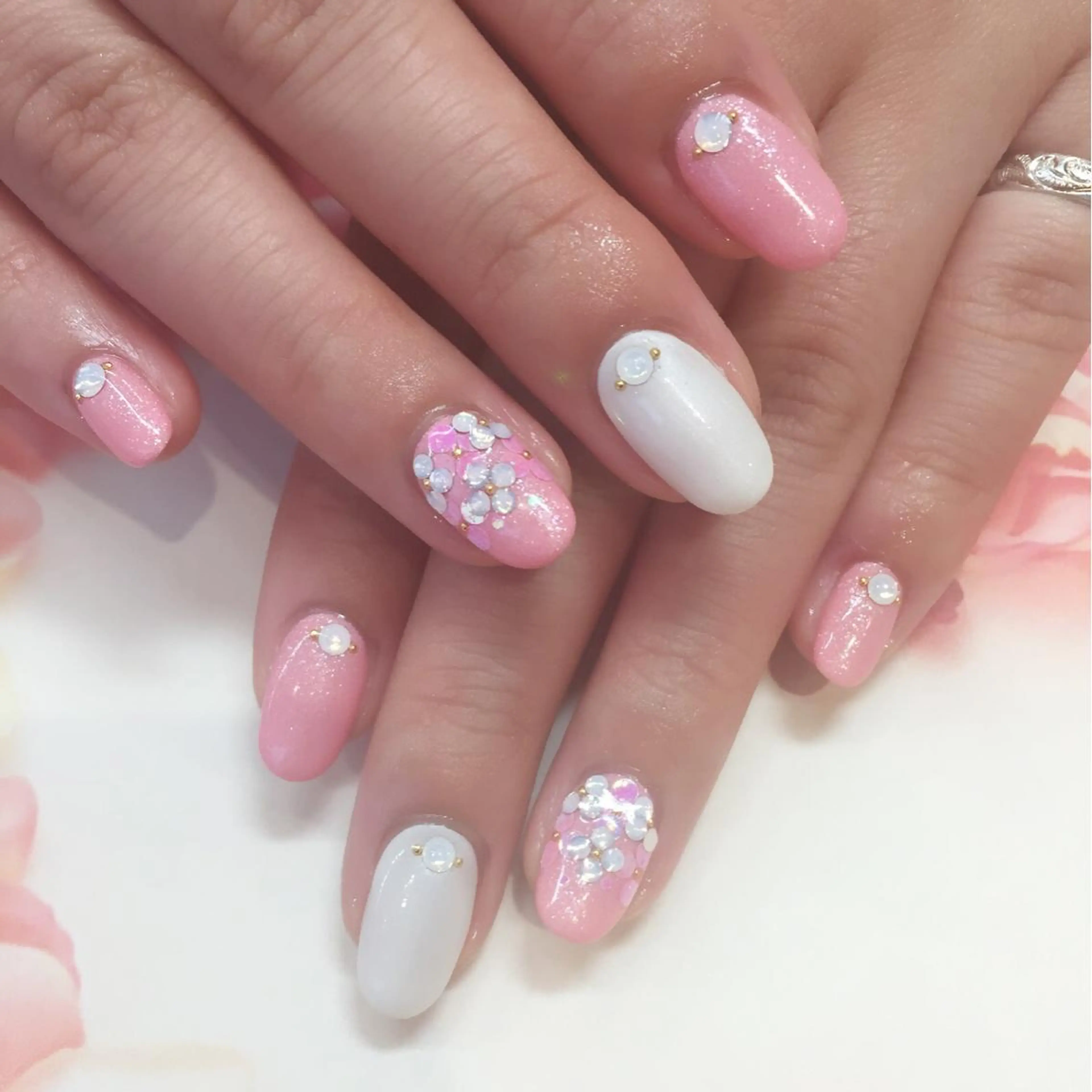 ネイル みよし市 nail salon*pomnal.co所属・Shimada Harukaのネイルデザイン