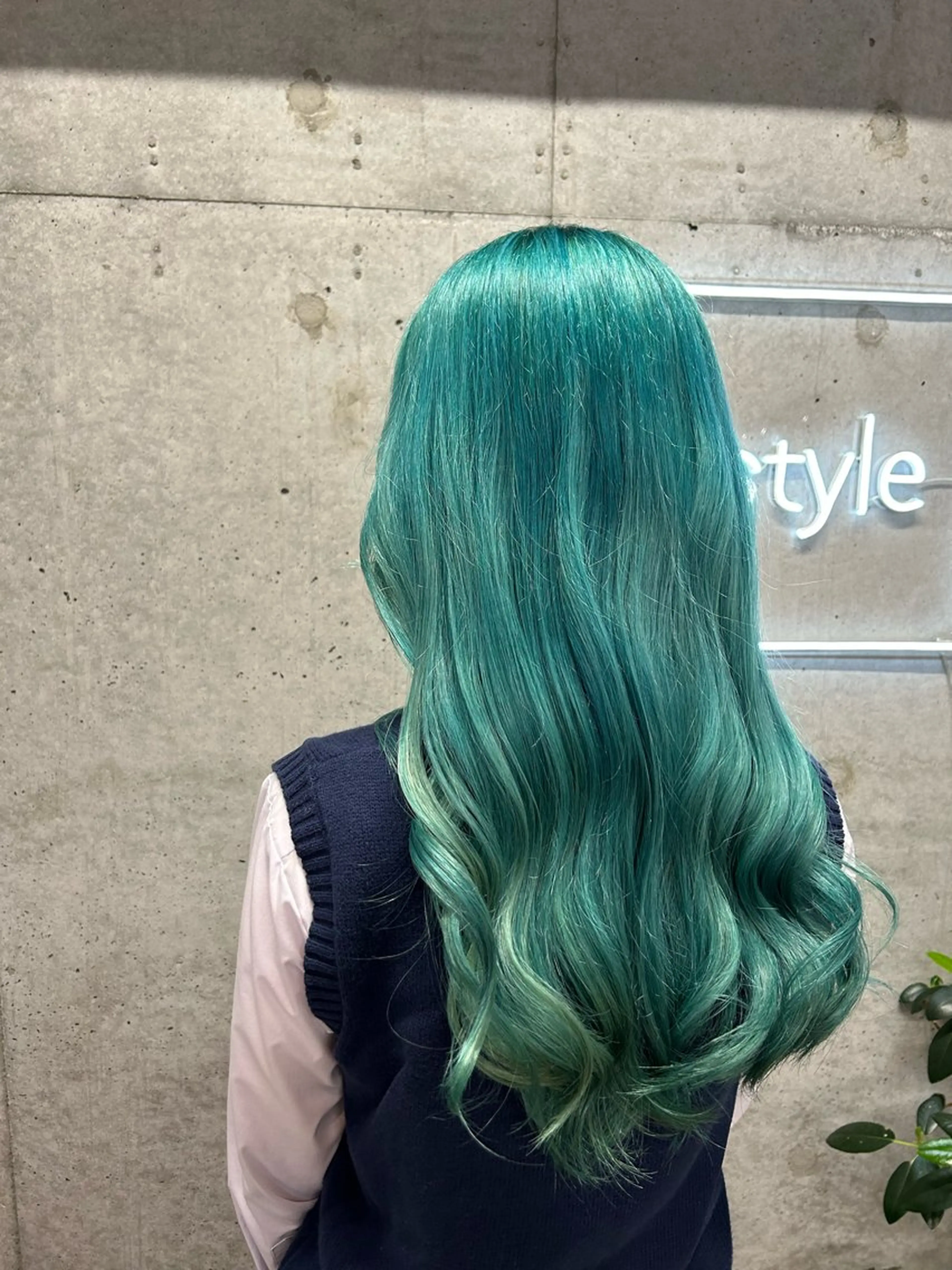ロング カラー カット ヘアカラー トリートメント hina💟 透明感カラーのヘアスタイル