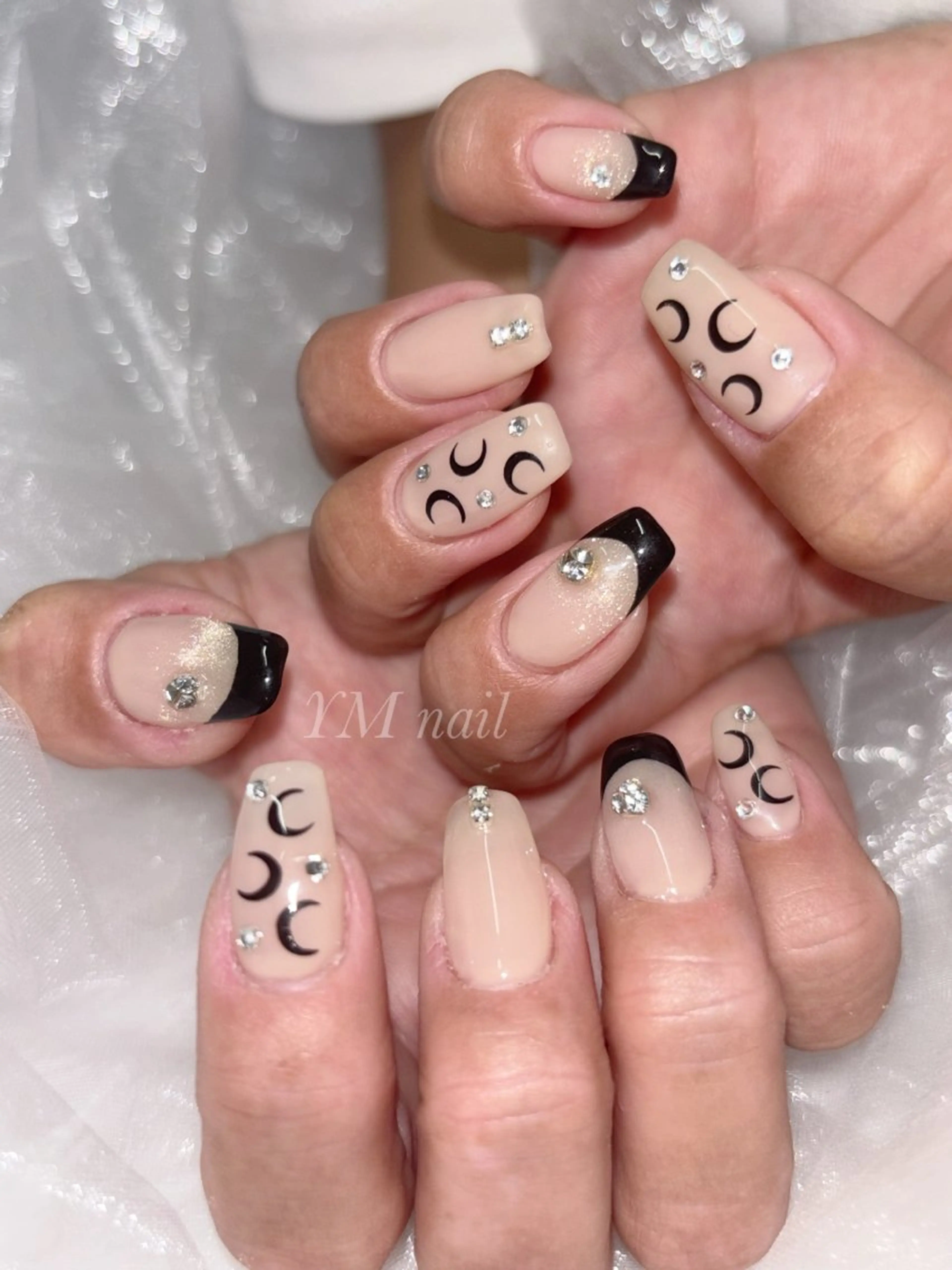 ネイル フレンチネイル ジェルネイル キラキラネイル マグネットネイル スカルプネイル ハンドネイル YM nailのネイルデザイン