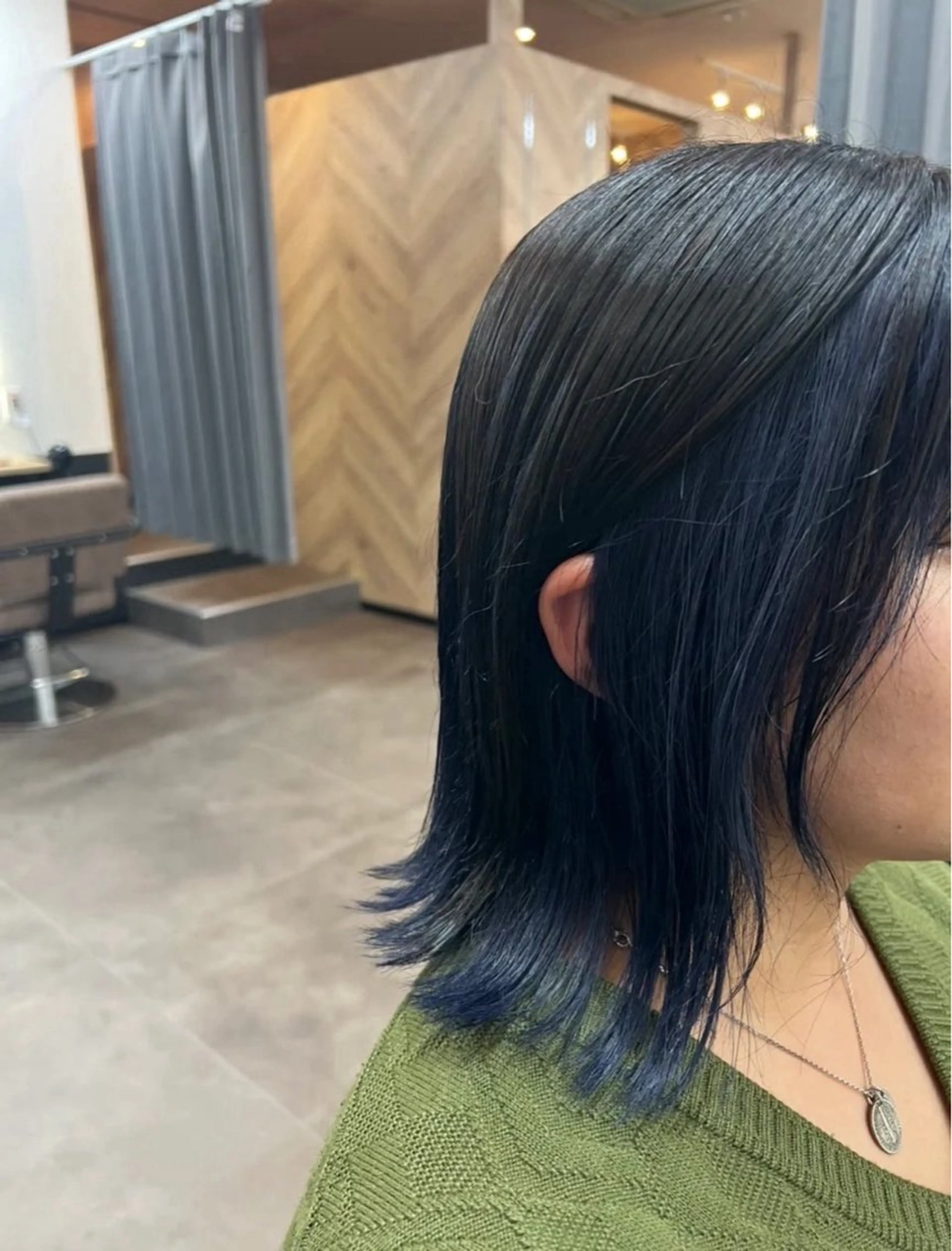 ミディアム カラー モデル募集中 【Airi】のヘアスタイル