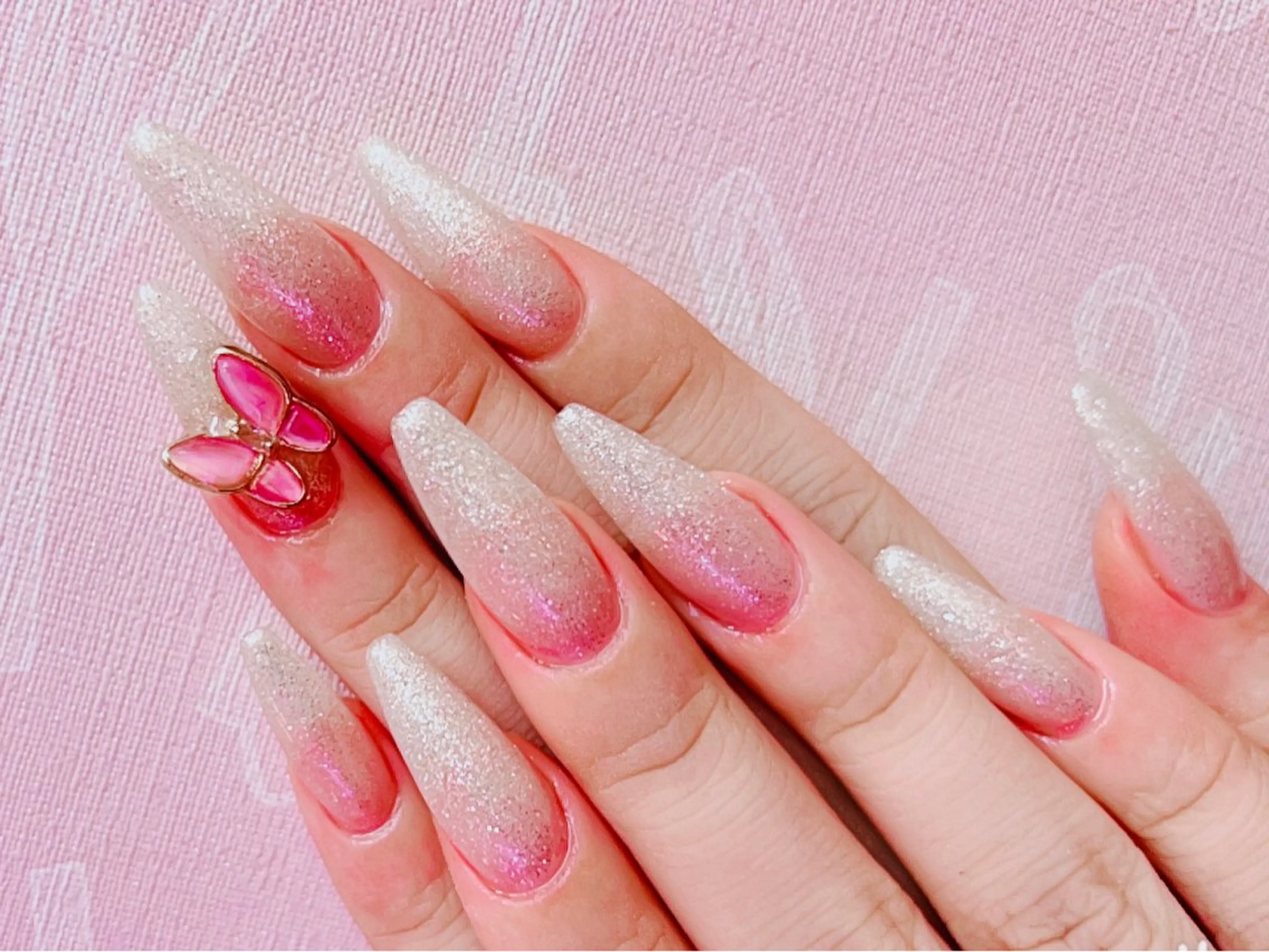 ロング ハンドネイル 🎀CUTEE 🎀レイのネイルデザイン