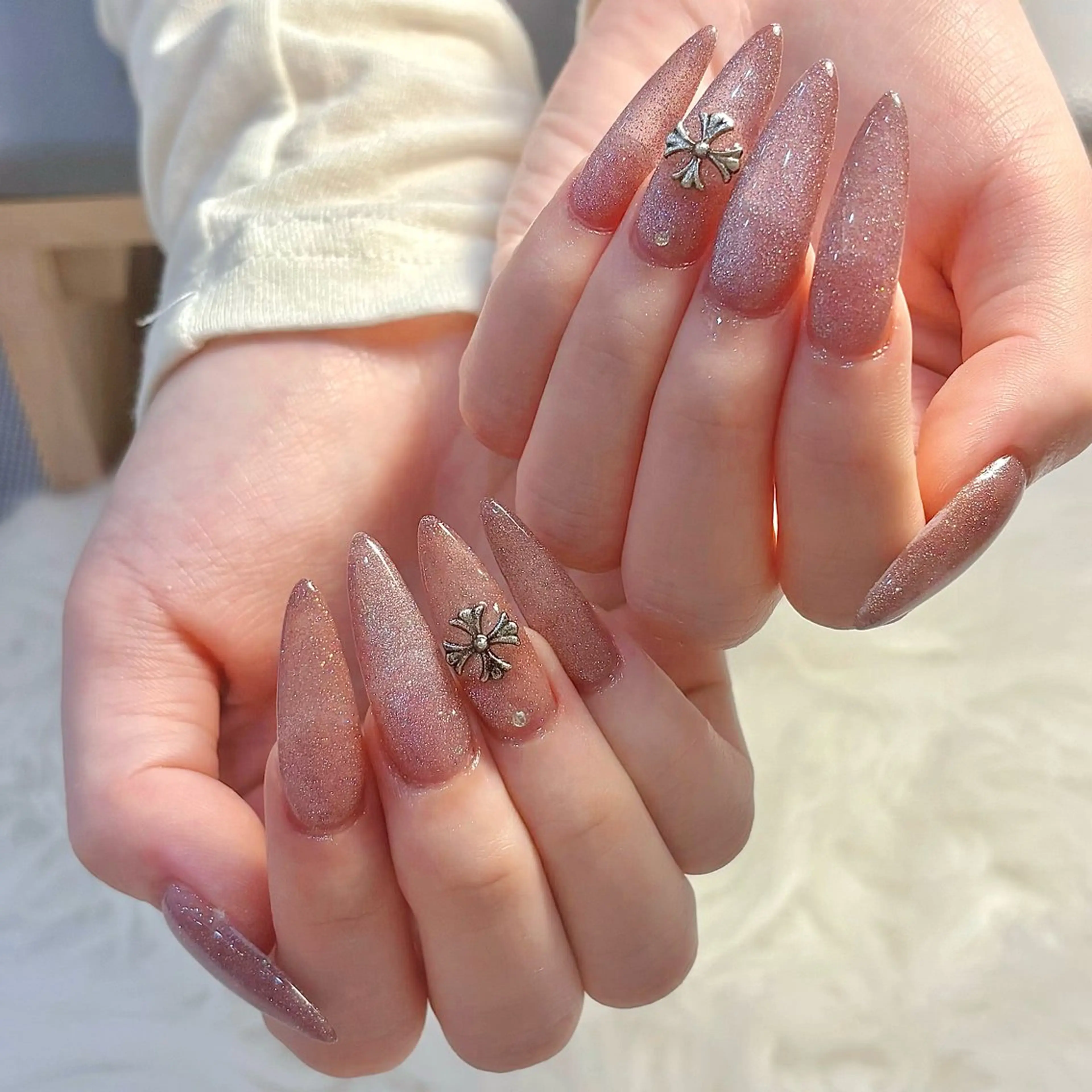 ネイル ハンドネイル 💗キラネイル💗 モチ最高のネイルデザイン