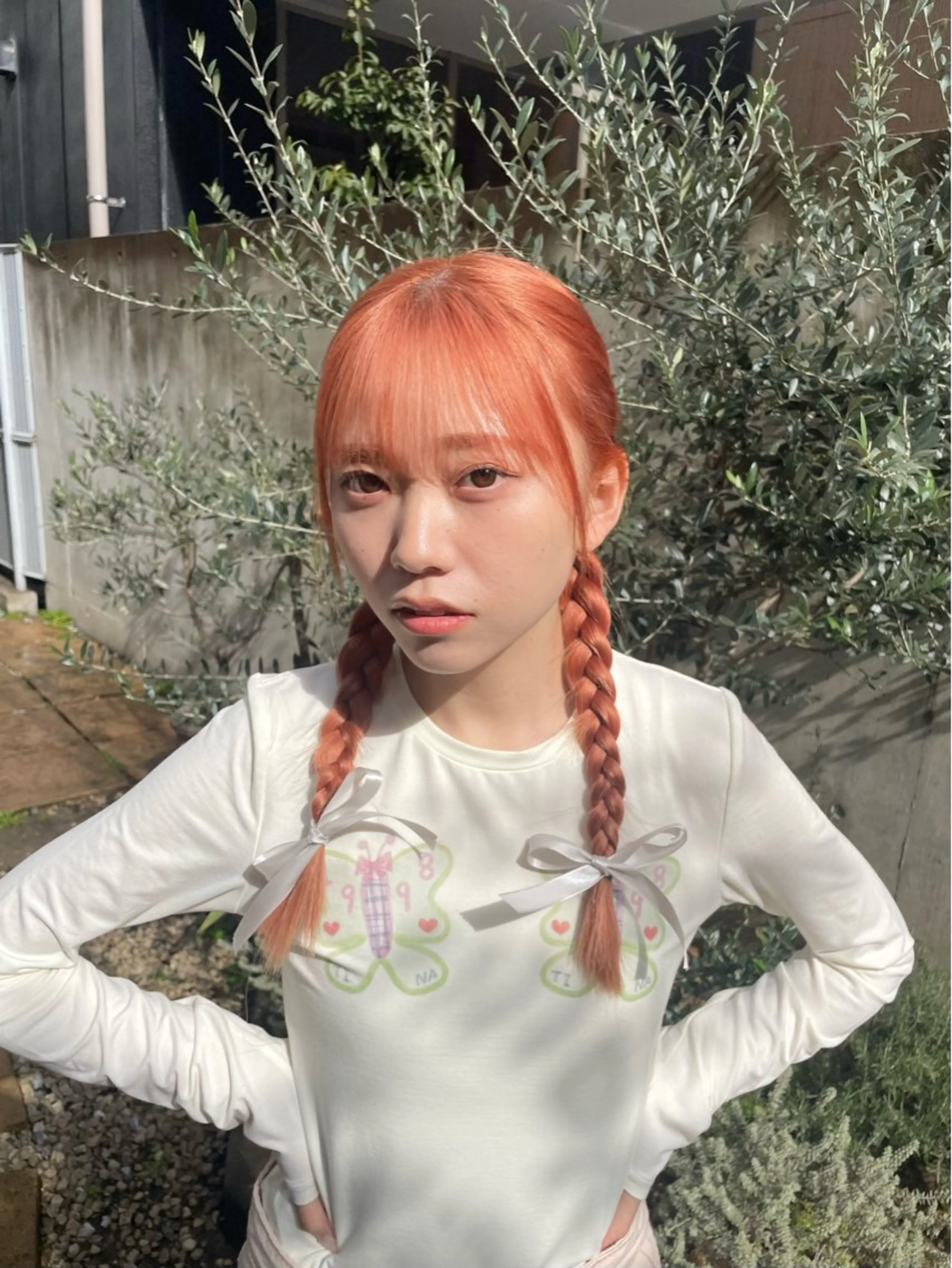 ロング カラー オレンジ HITOMI ショートカットのヘアスタイル