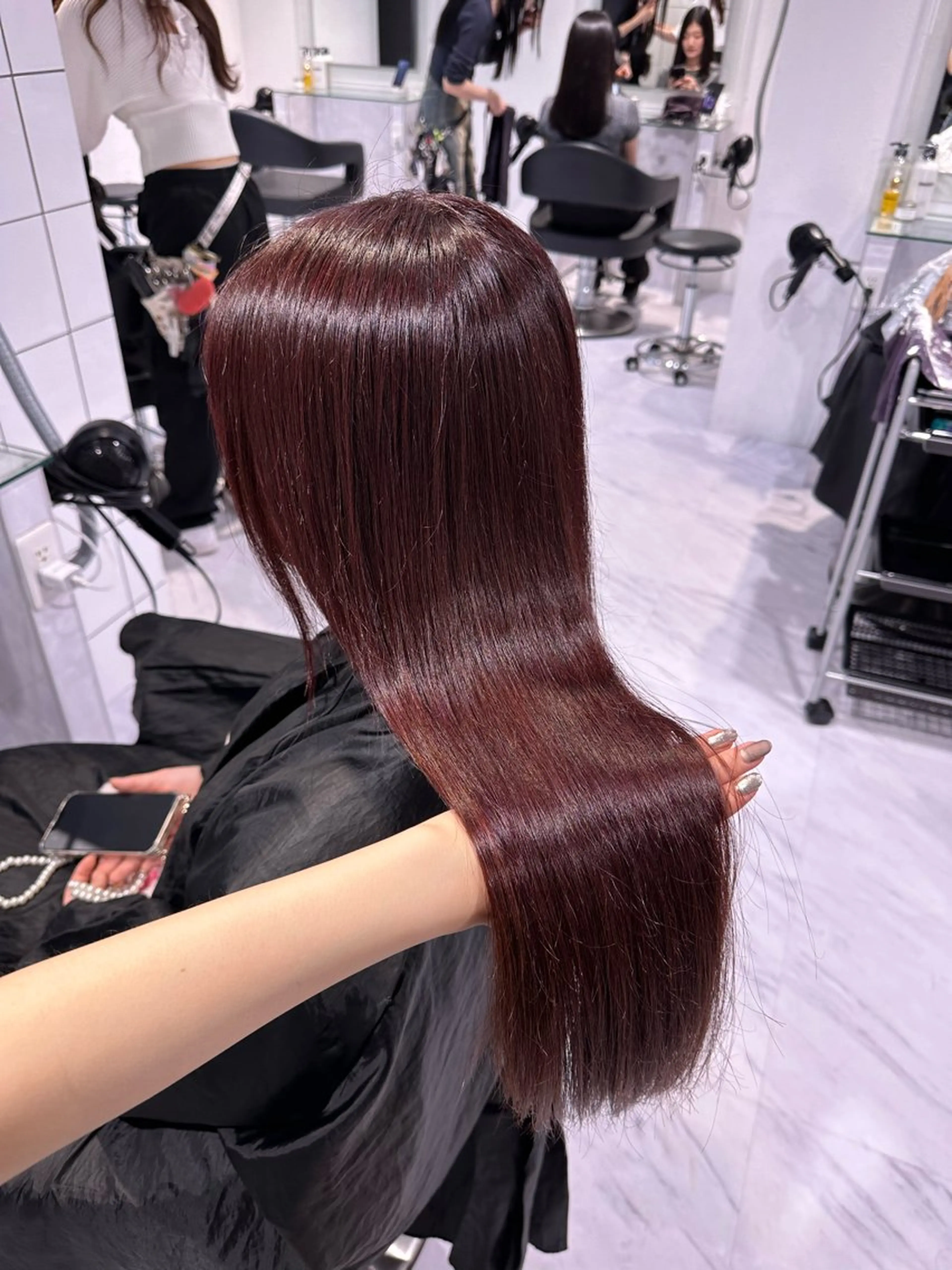 ロング カラー ヘアアレンジ ワインレッド🍒ラベ ンダーKiyokaのヘアスタイル