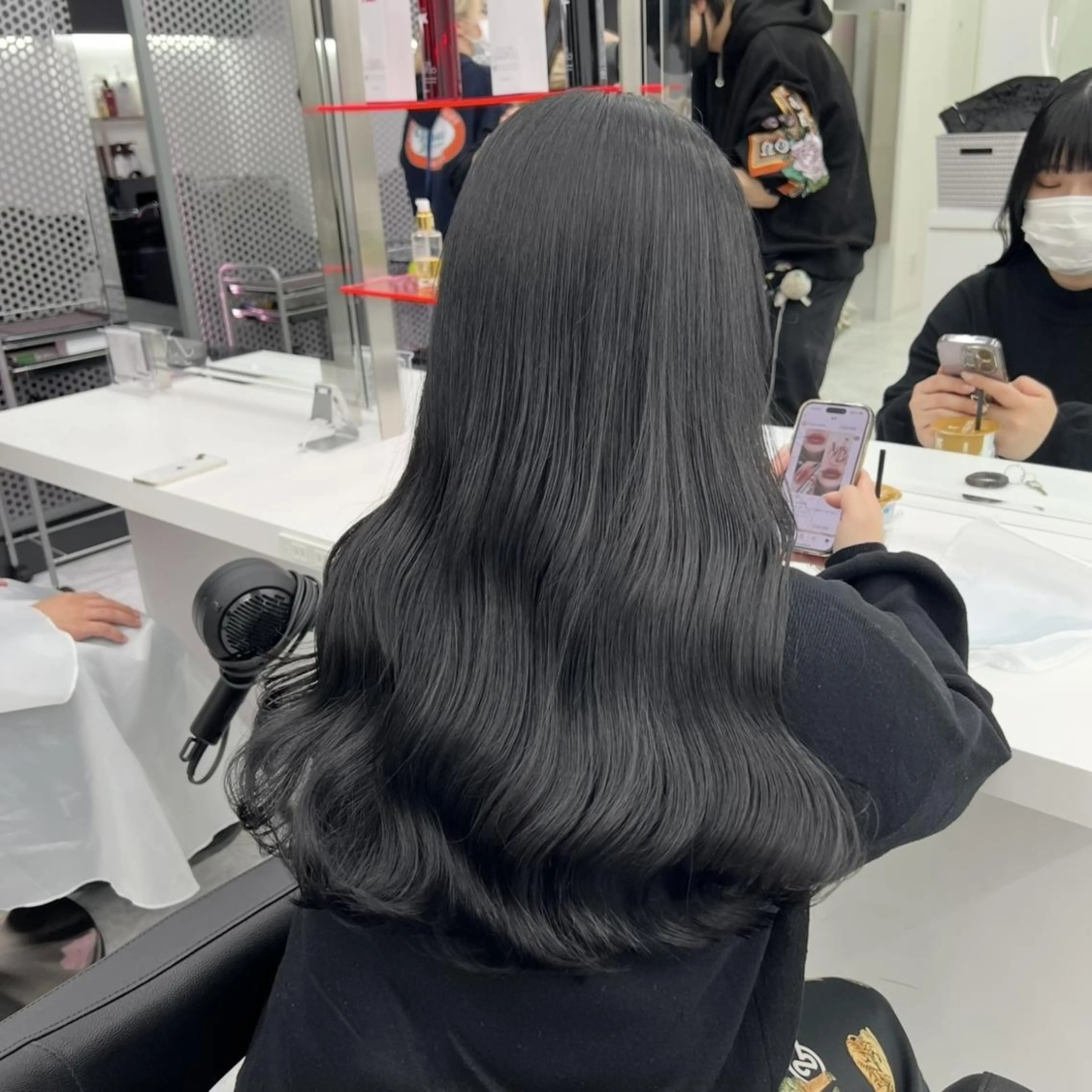 カラー 🪡透明感レイヤ ー🪡渋谷美容室🫧のヘアスタイル